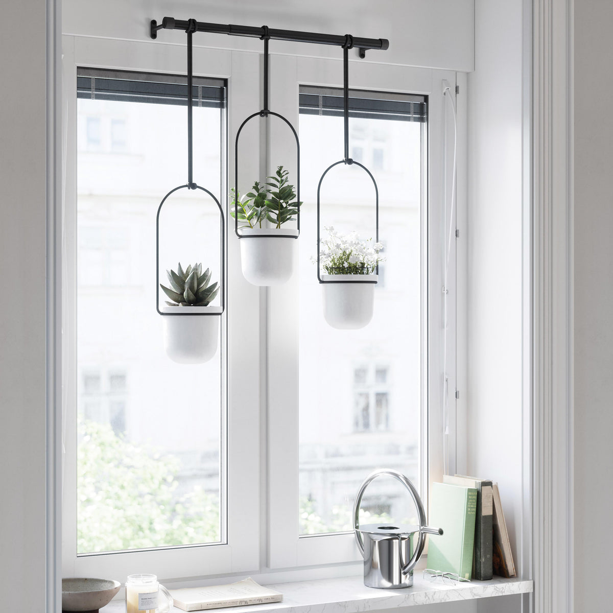 Umbra Triflora Hanging Planter White & Black