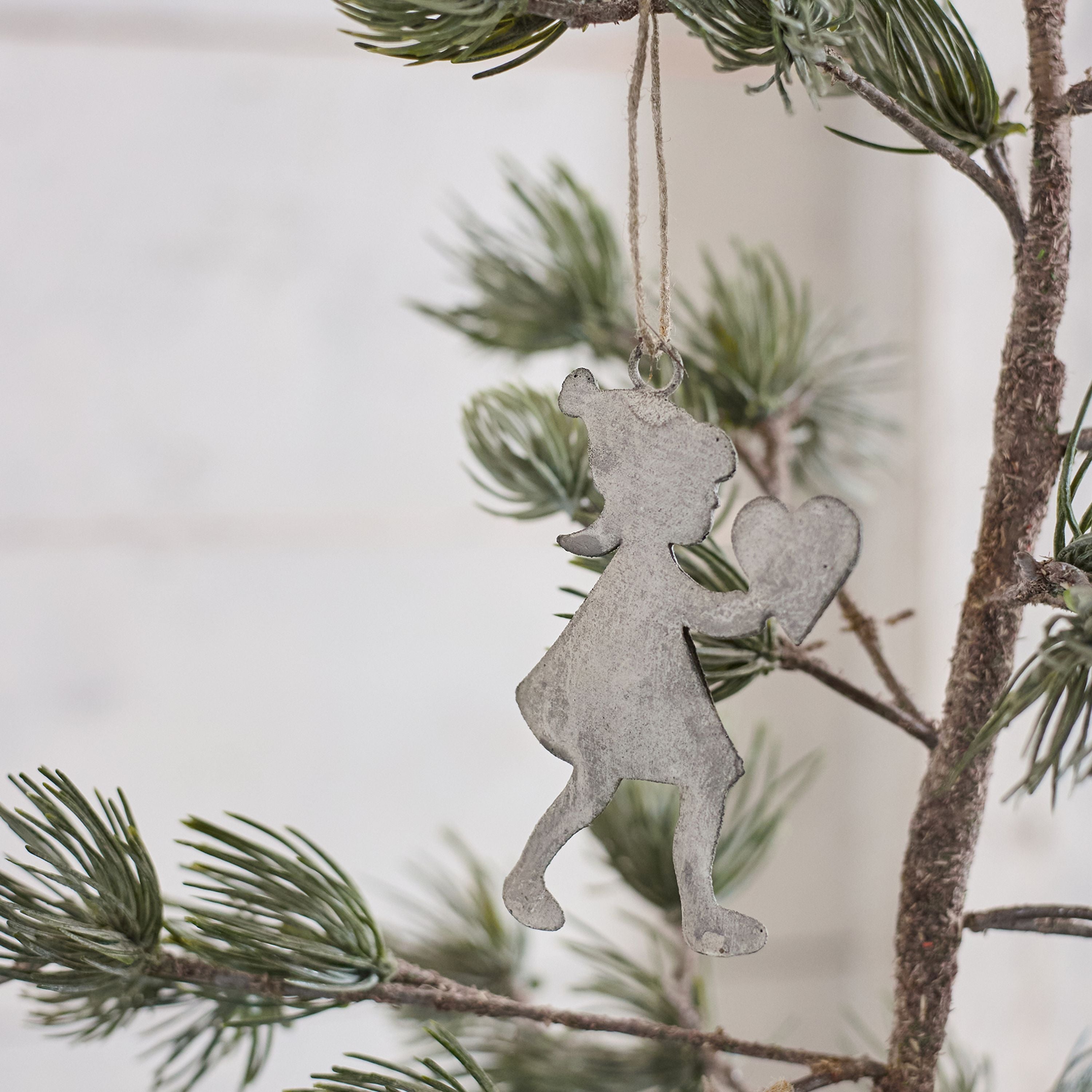 French Country Hanging Girl Ash Grey