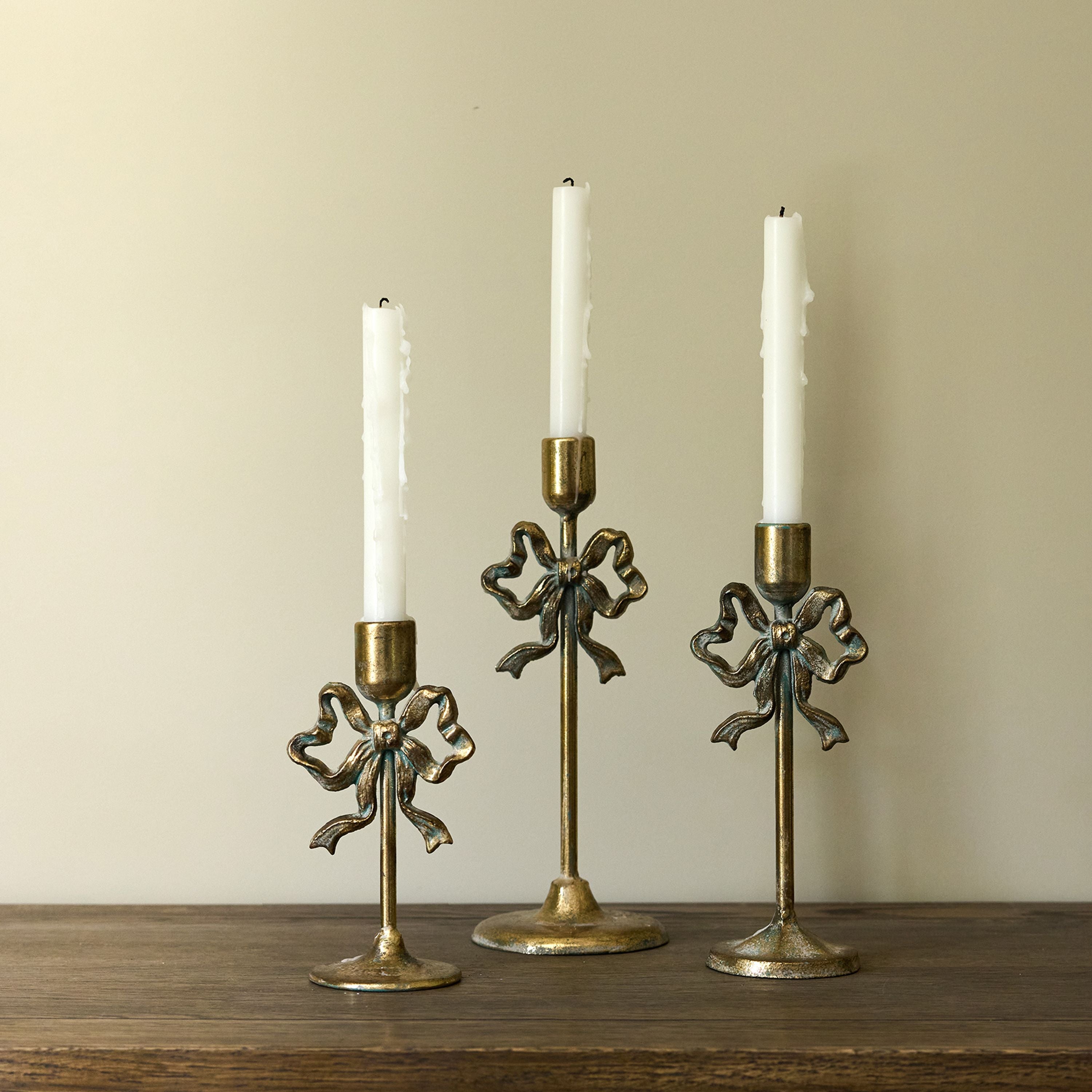 French Country Bow Design Candle Holder Medium