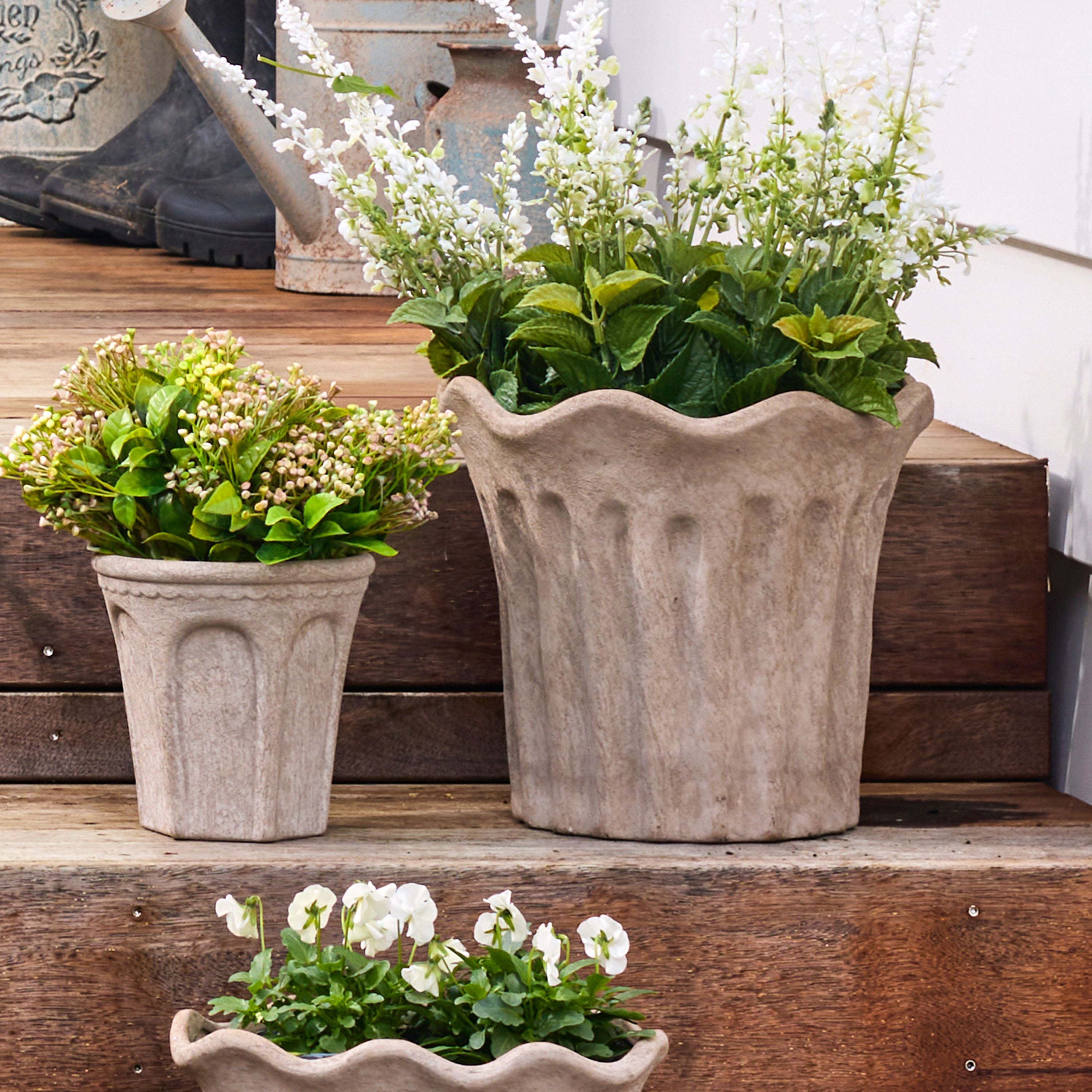 French Country Terra Fluted Planter Large