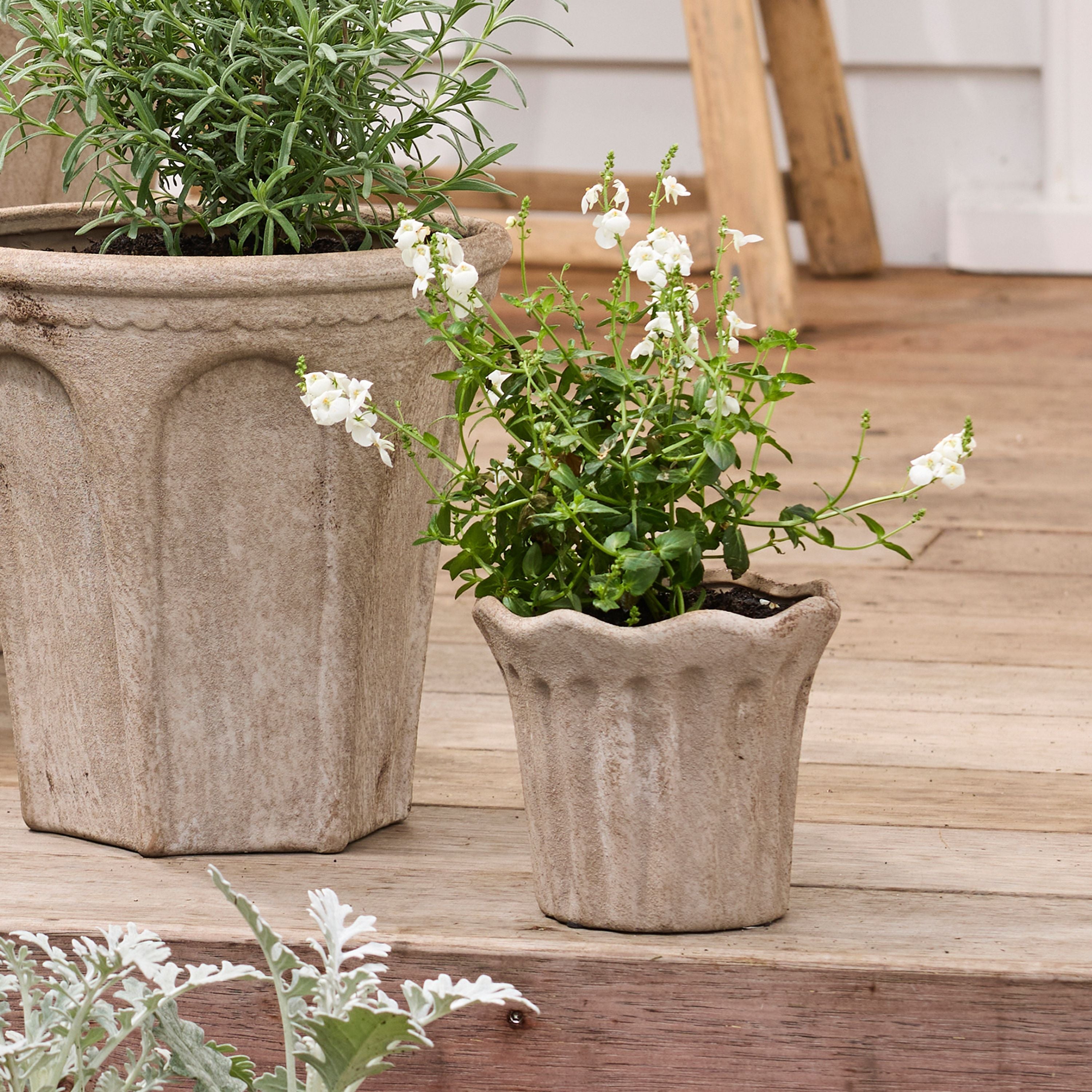 French Country Terra Fluted Planter Small