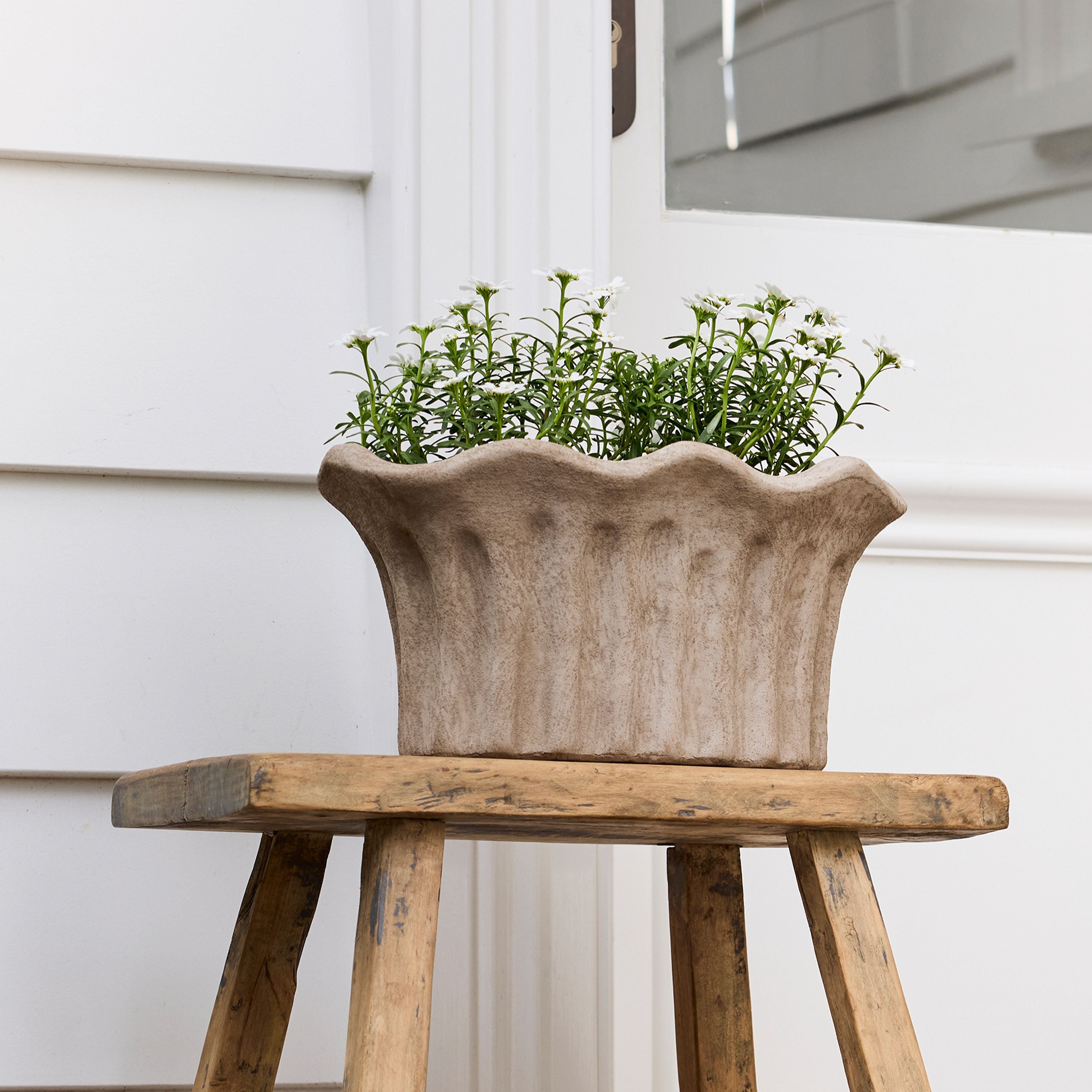 French Country Terra Fluted Oval Planter Large