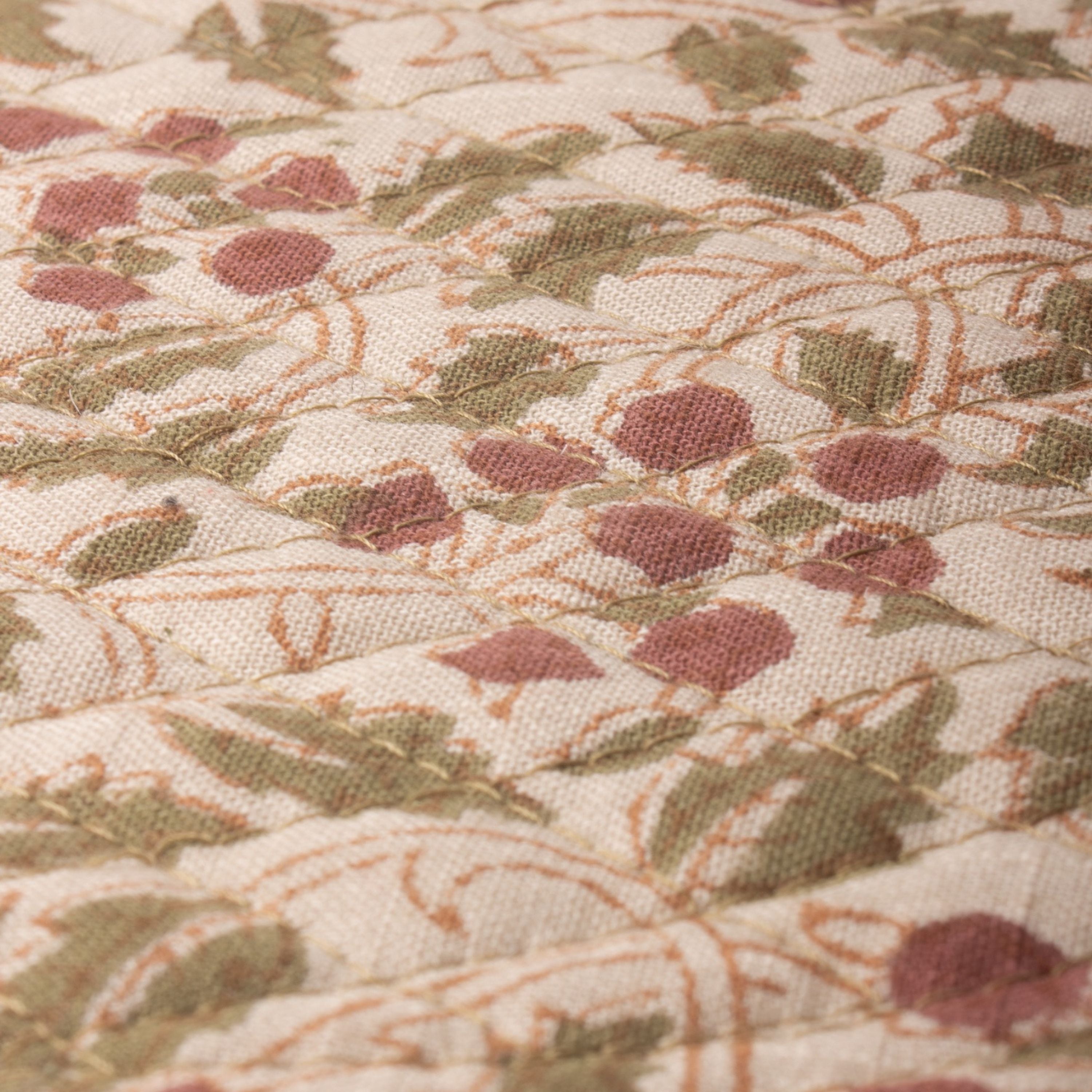 French Country Berry and Vine Quilted Placemat