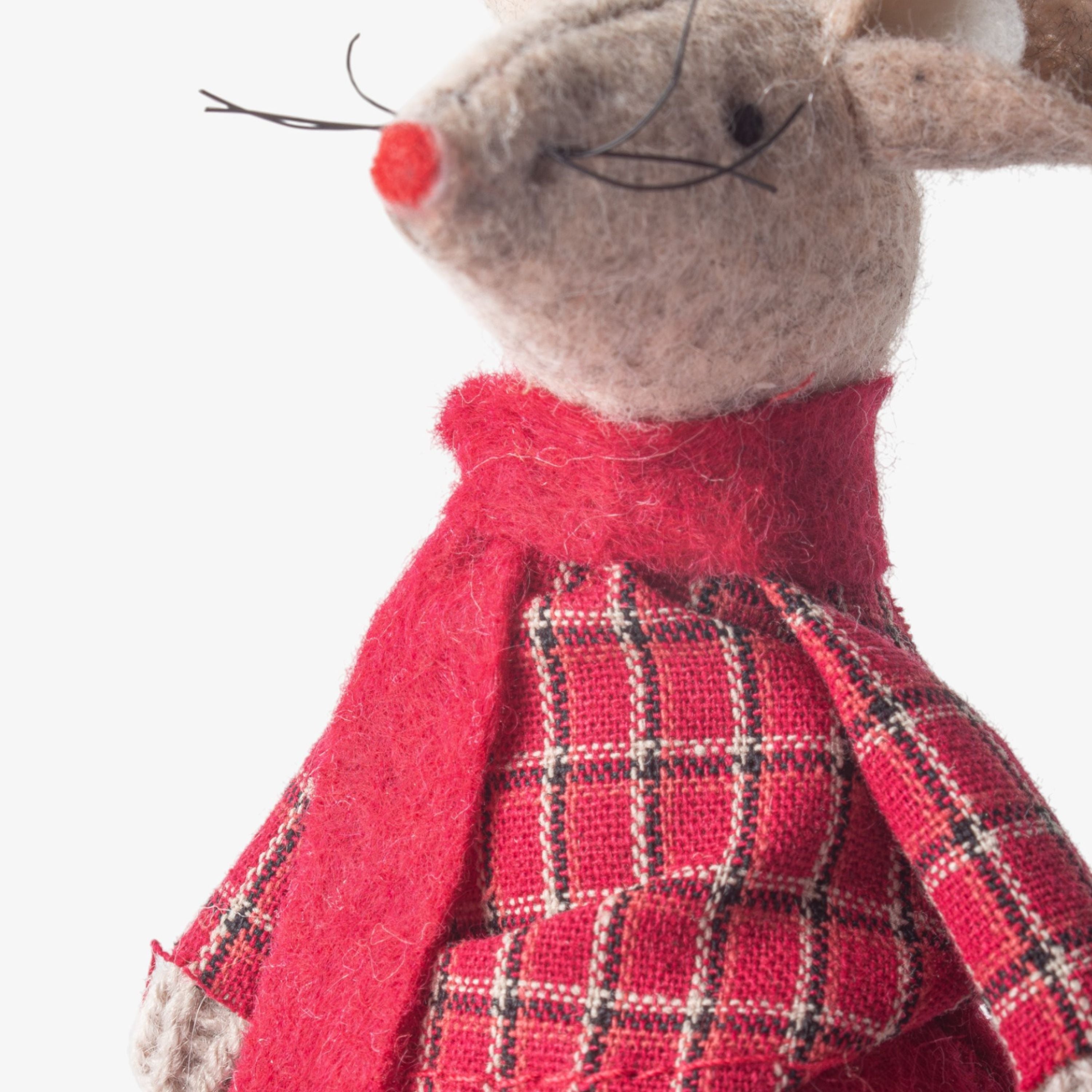 French Country Red Harry Mouse Sitting