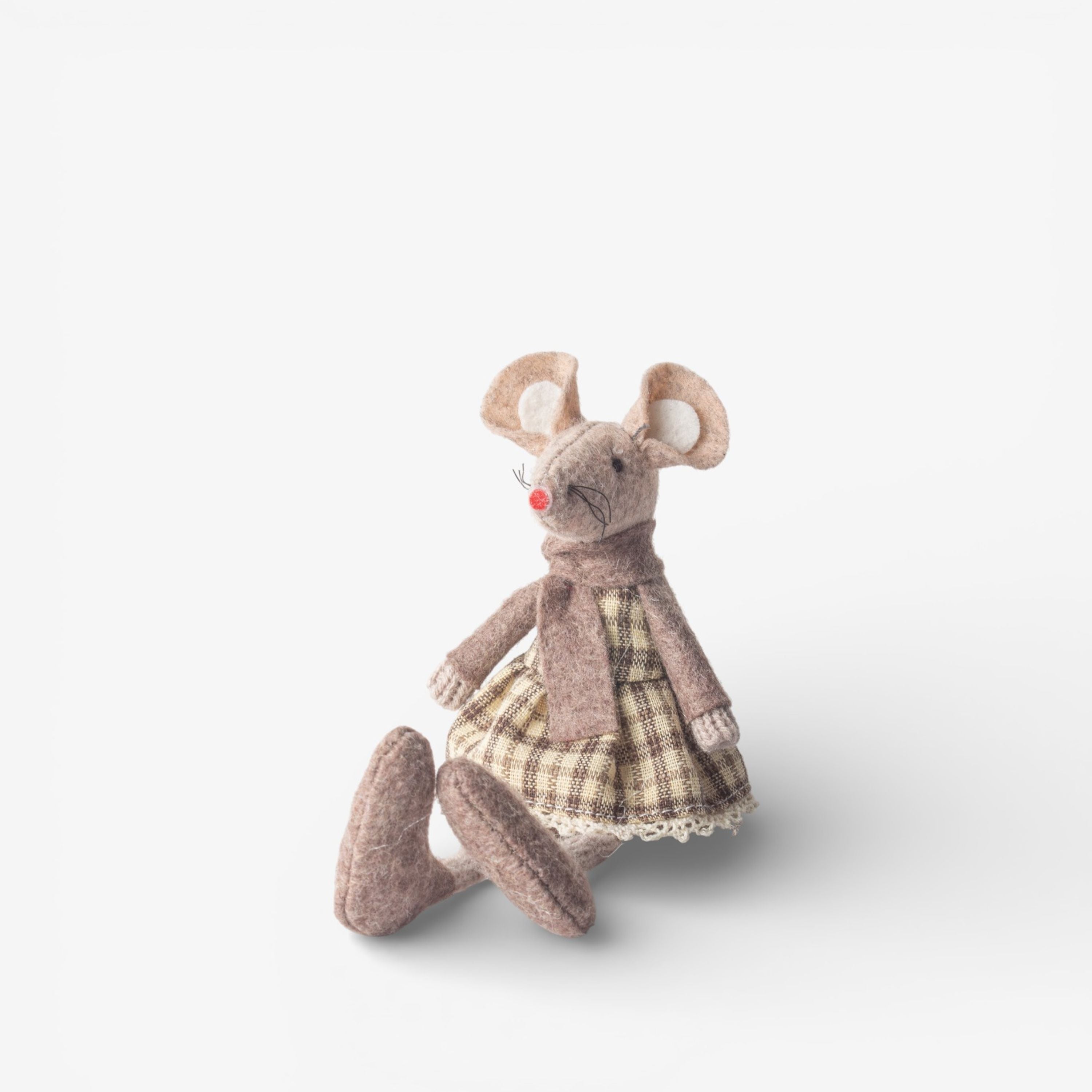 French Country Brown Hilary Mouse Sitting