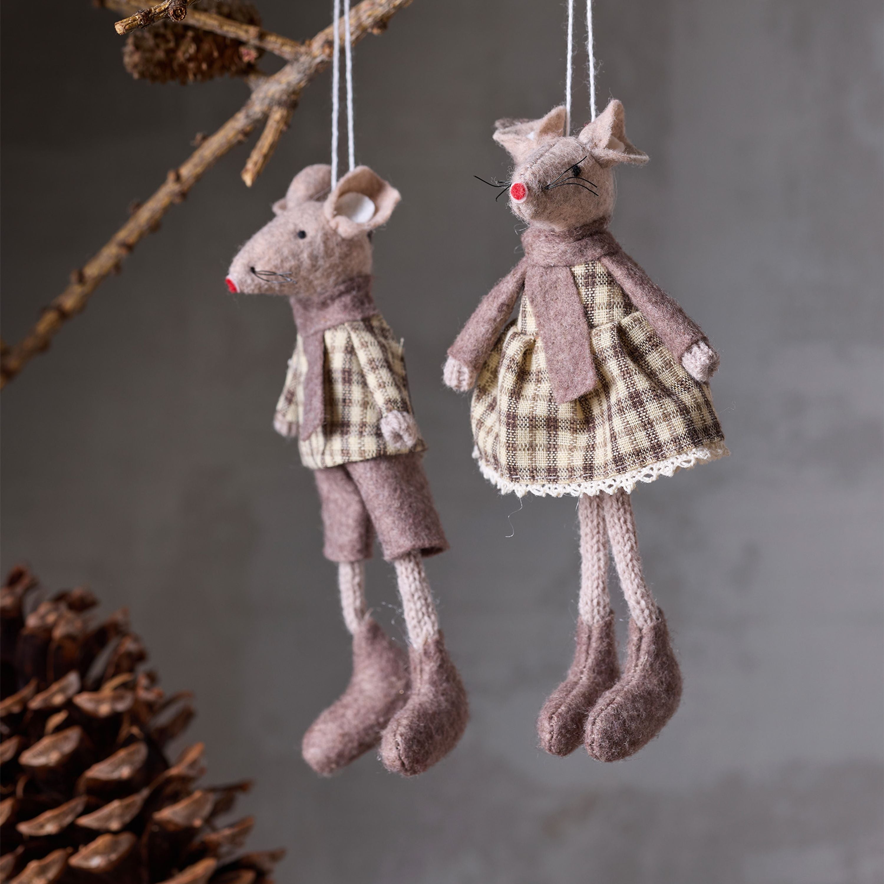 French Country Brown Hilary Mouse Hanging