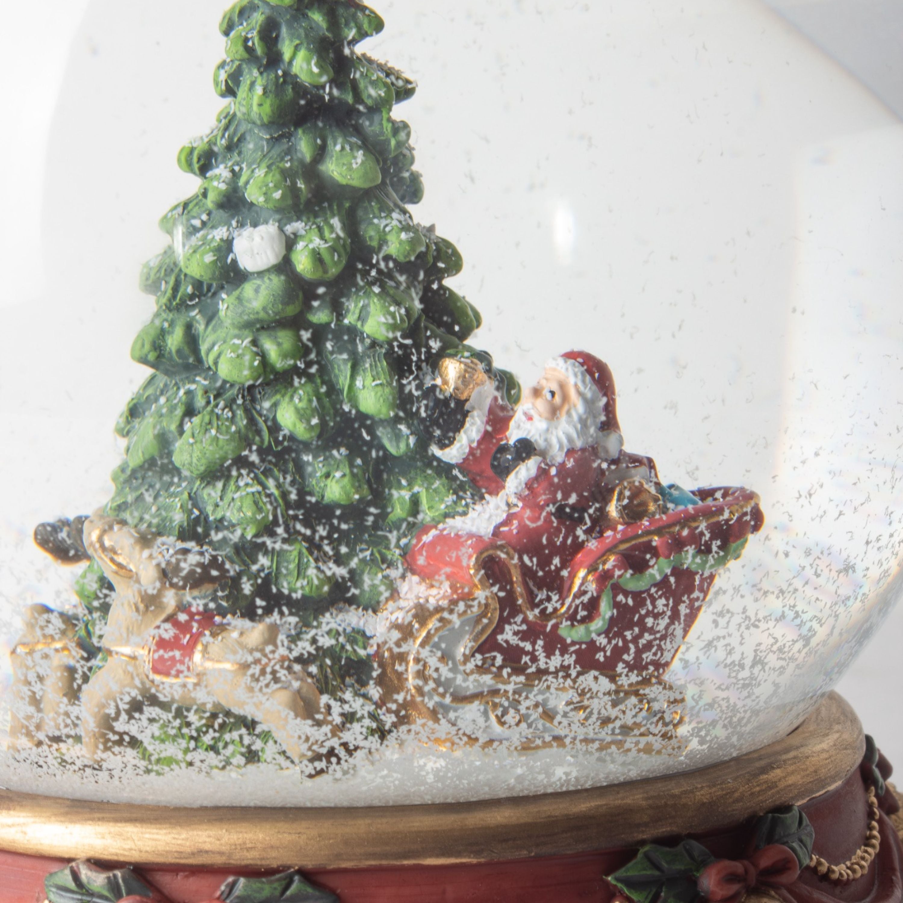 French Country Classic Noel Snowglobe