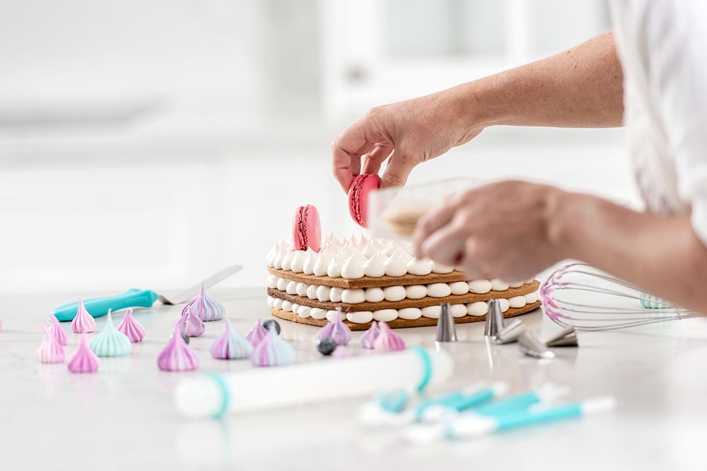 Mondo 19 Piece Cake Decorating Set