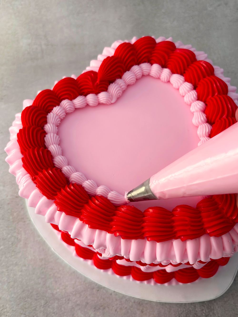 Mondo Heart Cake Board 8in White 3mm Compressed