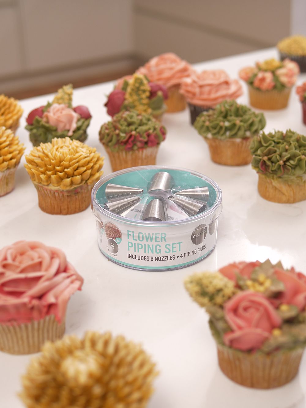 Mondo Flower Piping Set 10 Piece