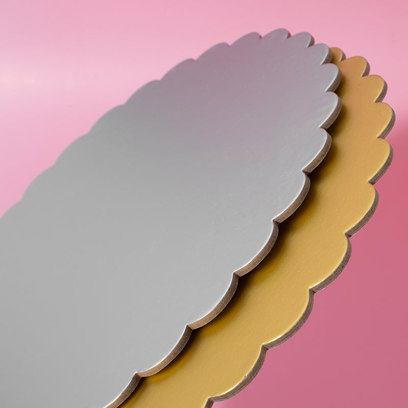 Papyrus Cake Board Scalloped Gold 10in