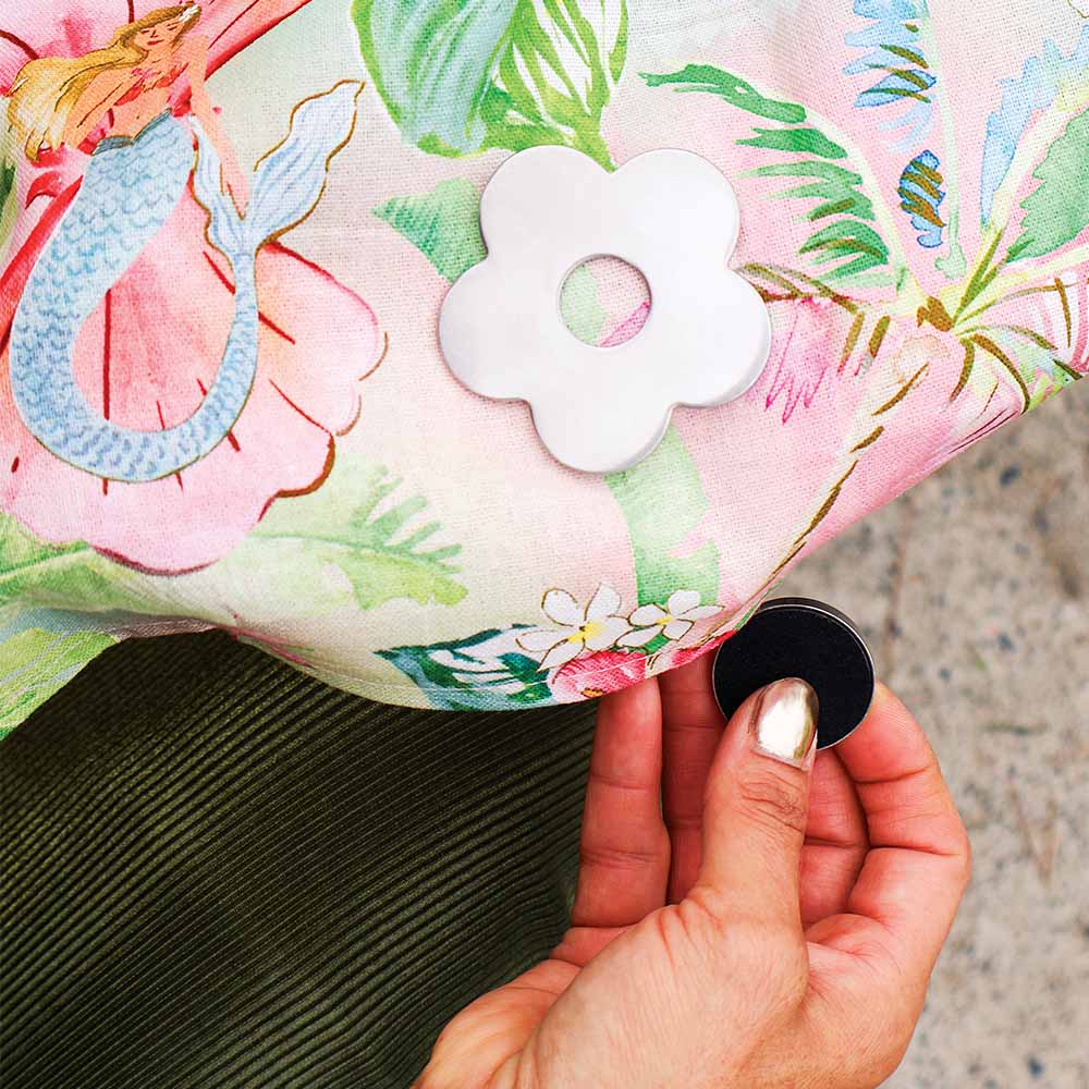 Annabel Trends Magnetic Tablecloth Weights Flower