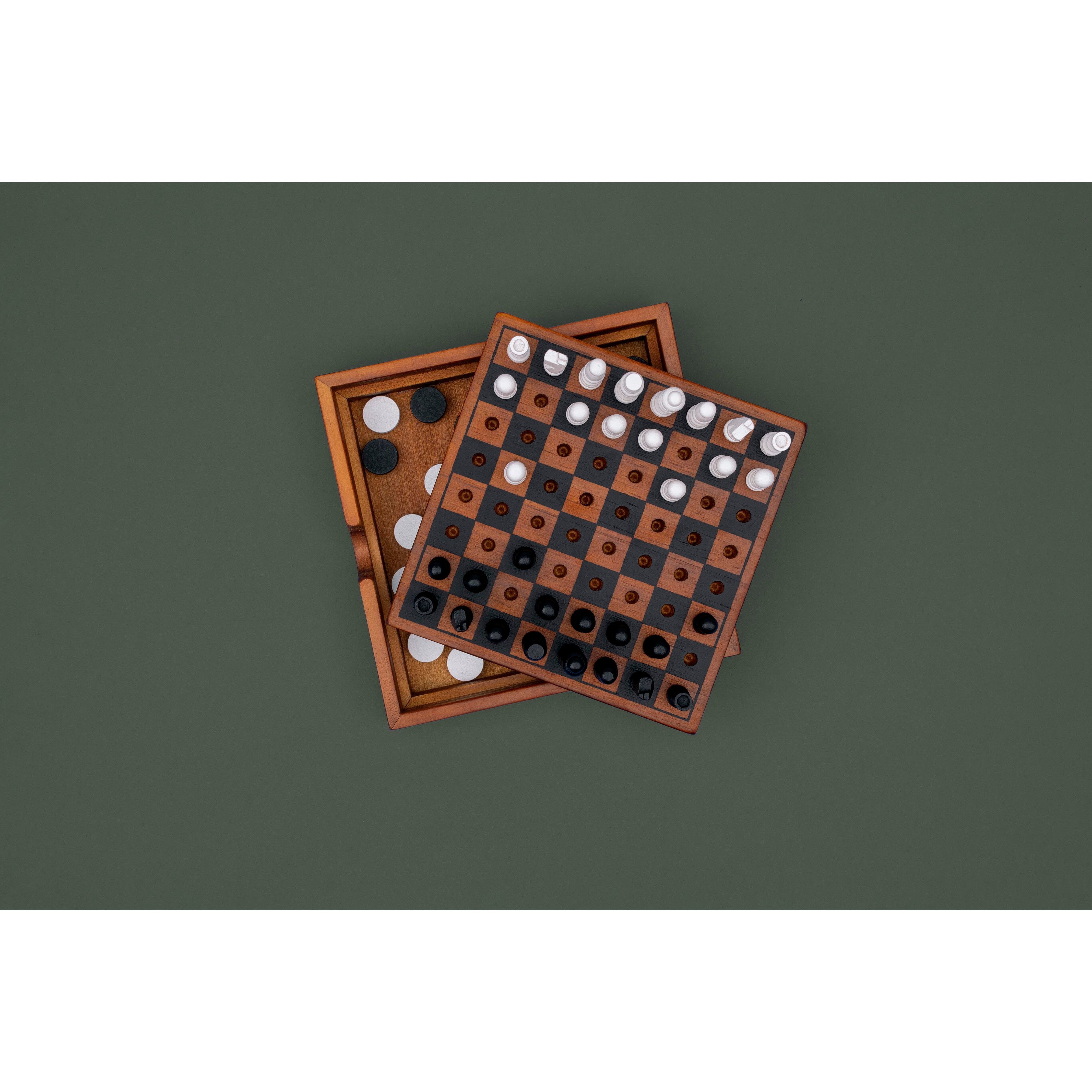 Luckies Iron & Glory Chess & Checkers