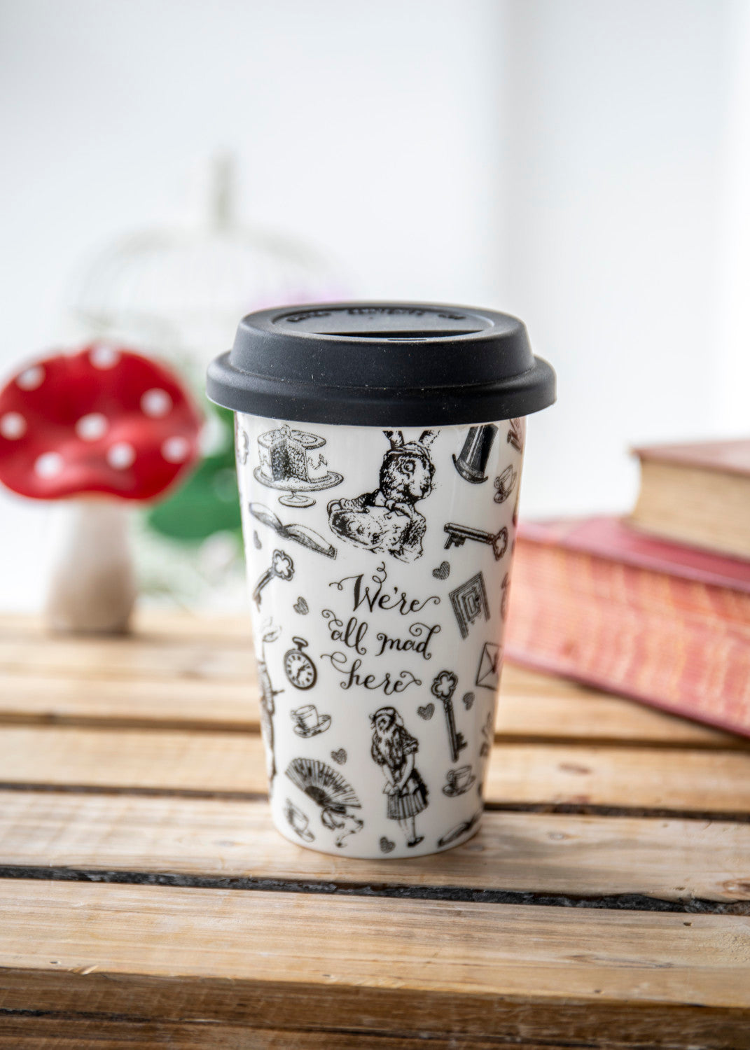 V&A Alice in Wonderland Travel Mug 350ml