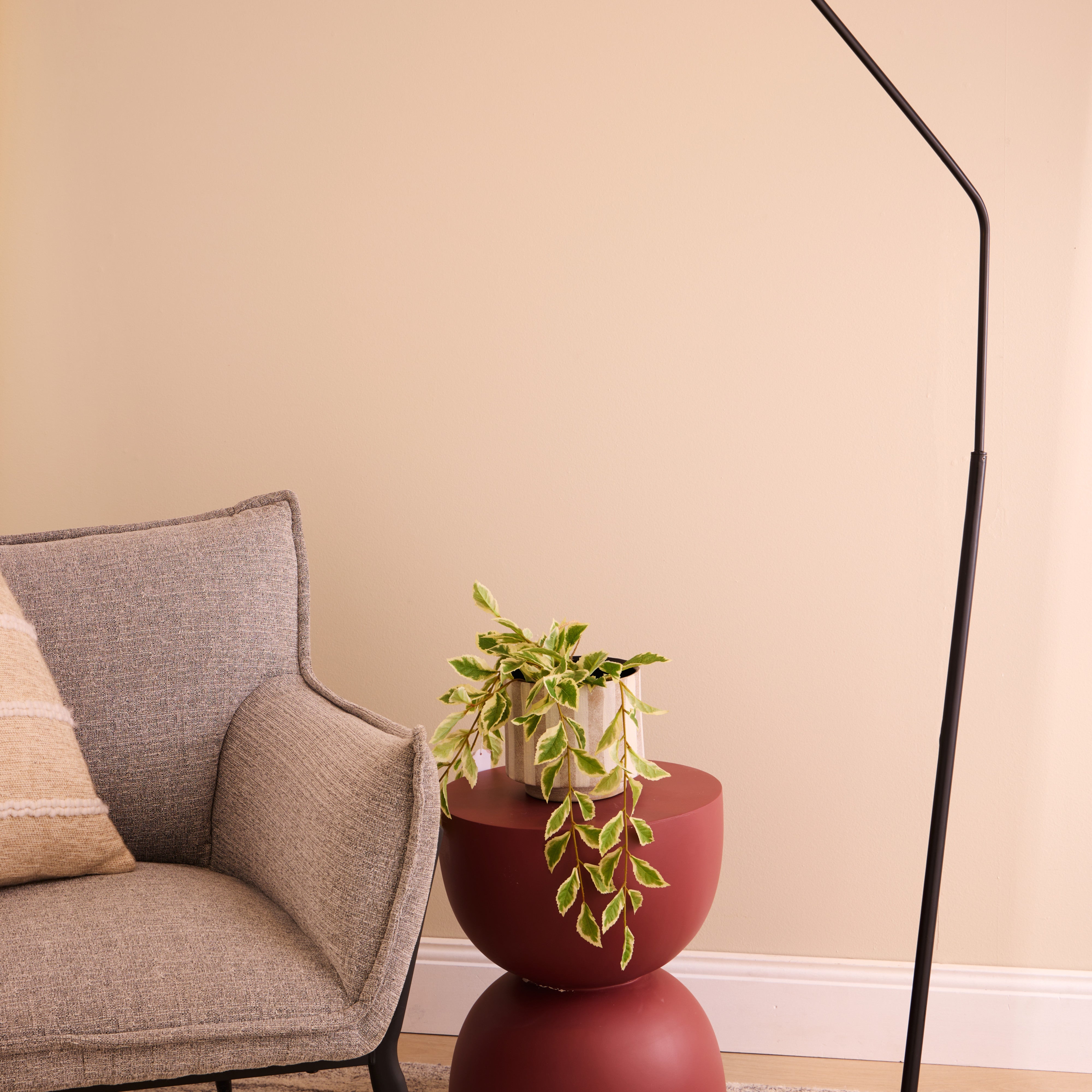 Amalfi Kit Floor Lamp White & Black