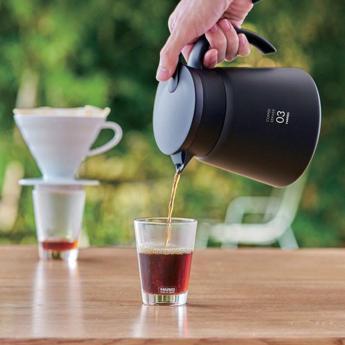 Hario V60 Insulated Stainless Steel Server 750ml - White