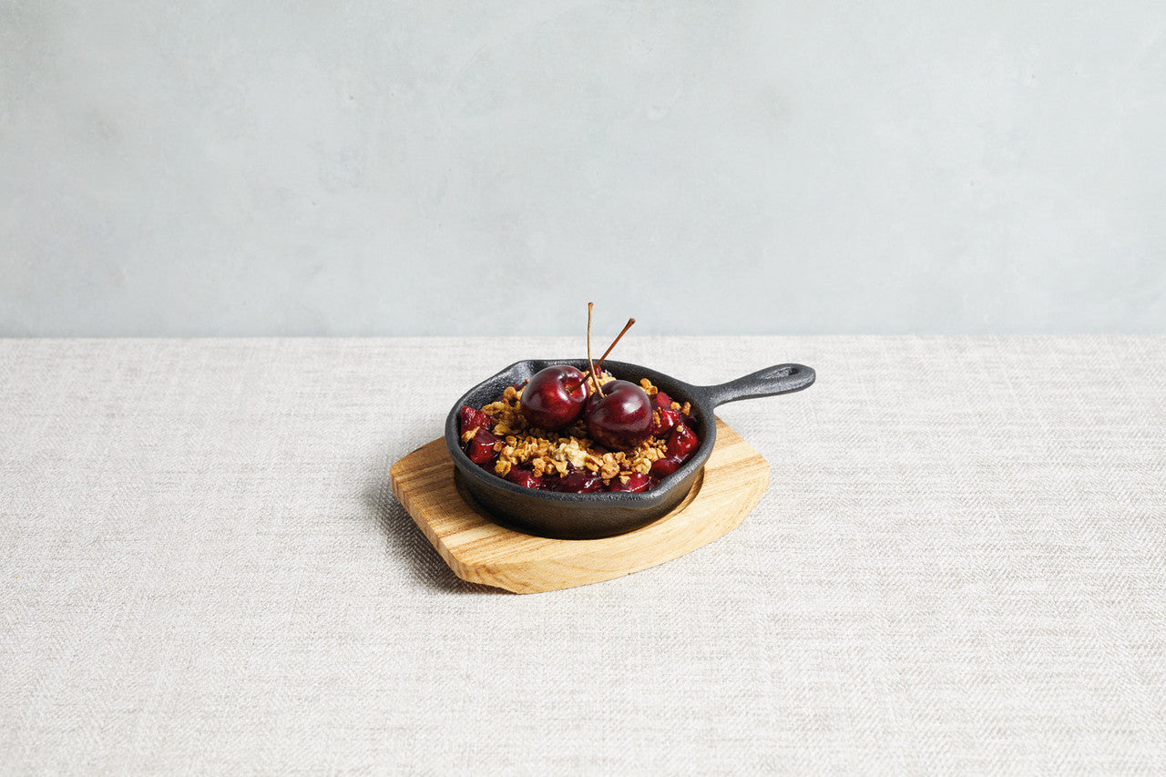 Artesà Cast Iron Mini Fry Pan with Serving Board 11cm