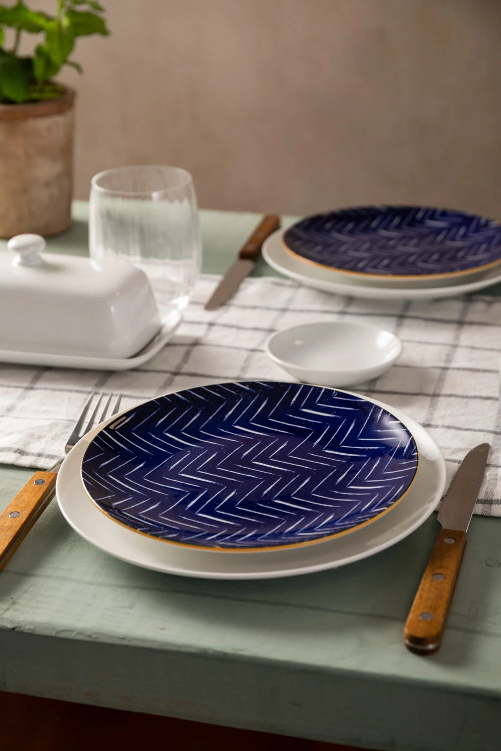 Mikasa Stoneware Side Plate 18cm (Indigo Chevron)
