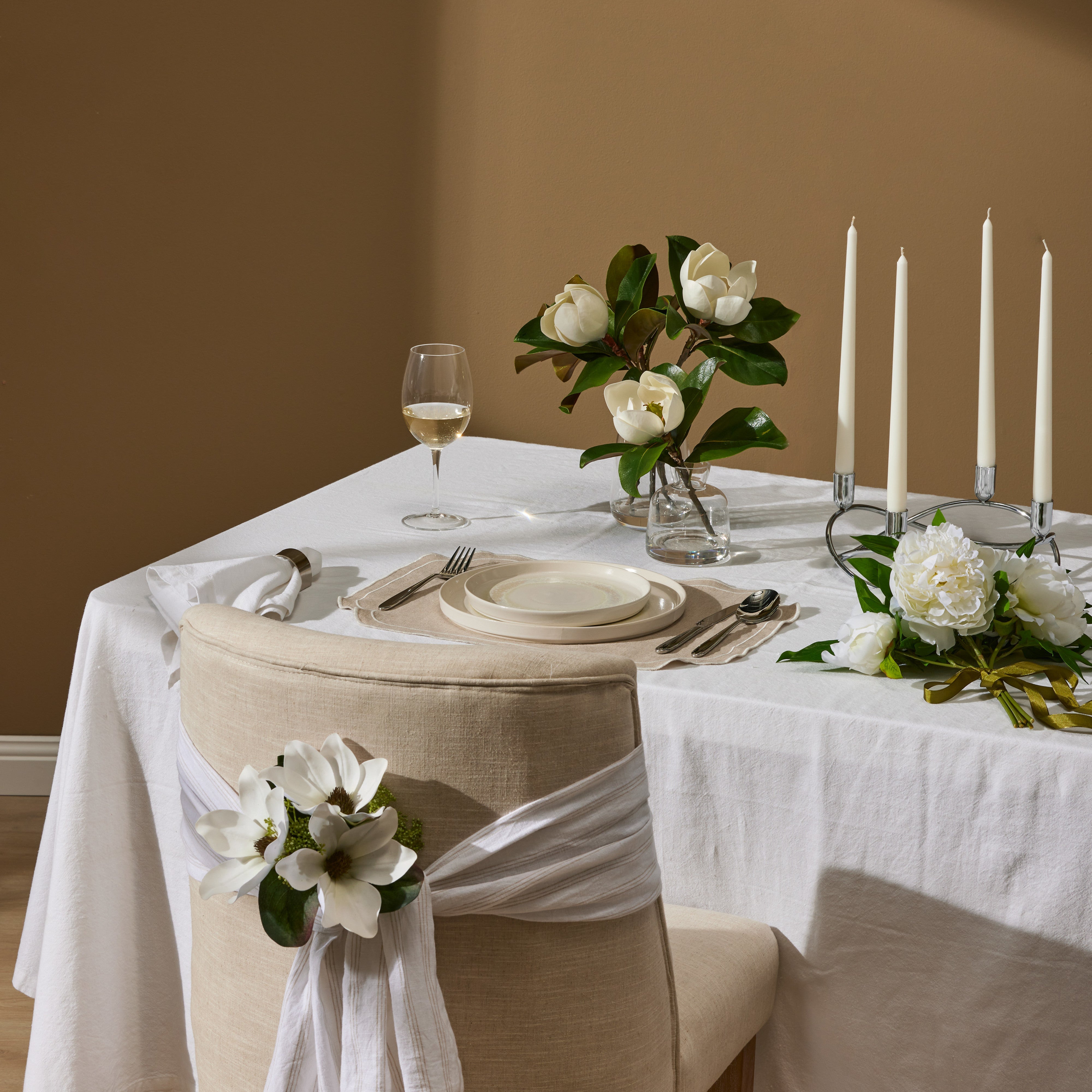 Rogue Magnolia Grandiflora Bouquet White