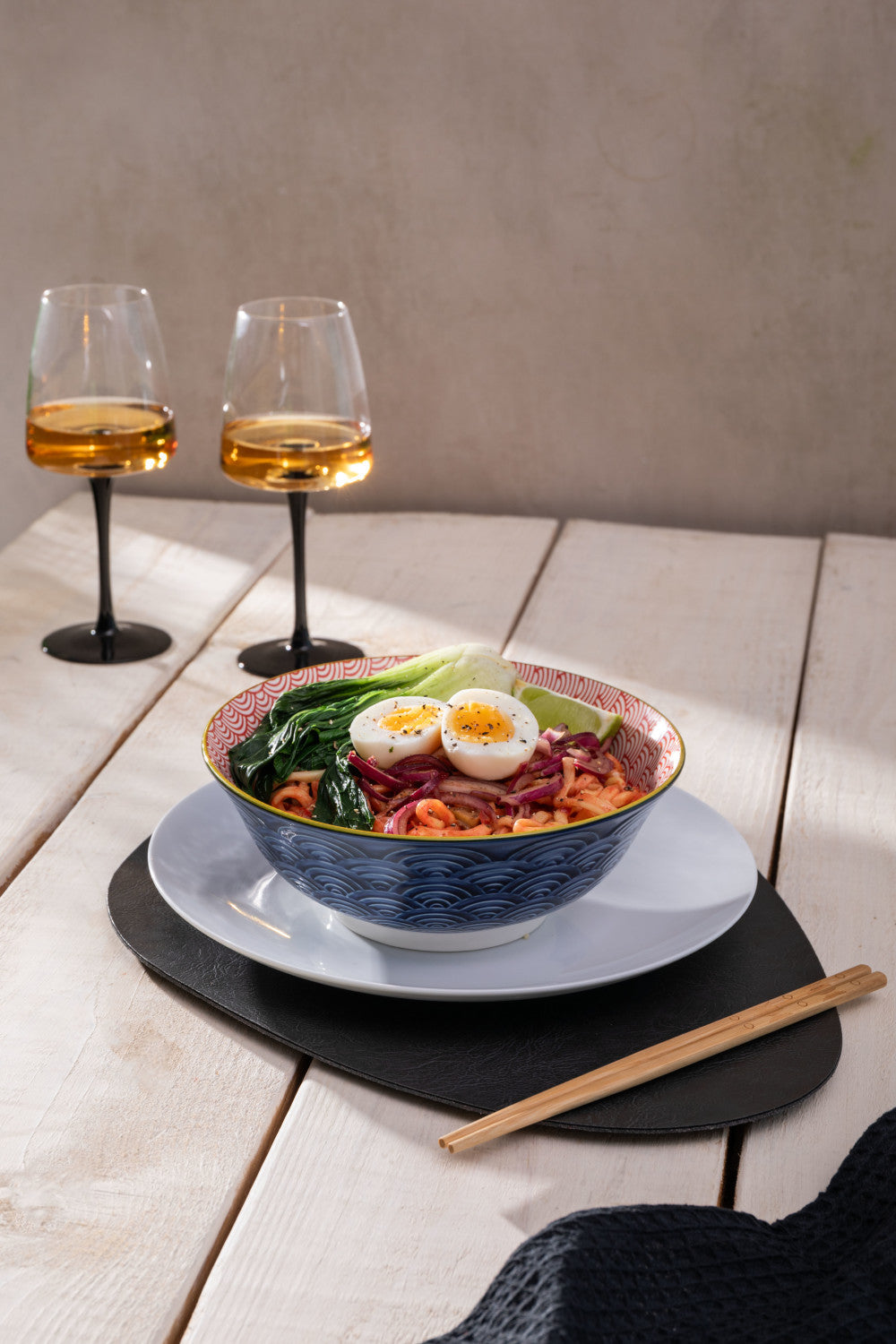 Mikasa Stoneware Ramen Bowl 21cm (Red & Blue Arc)
