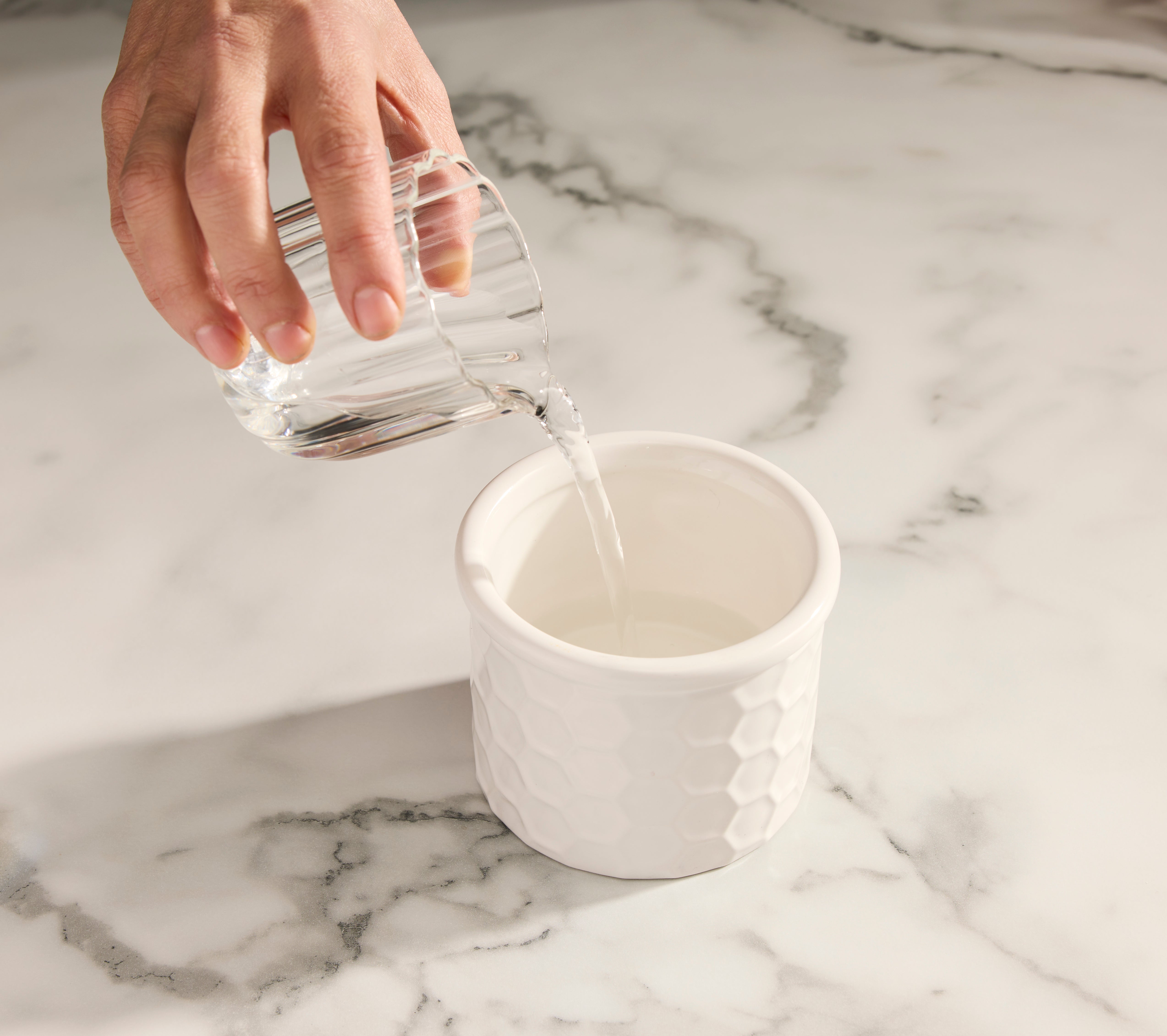 Davis & Waddell Wildflower & Hive Butter Bell White