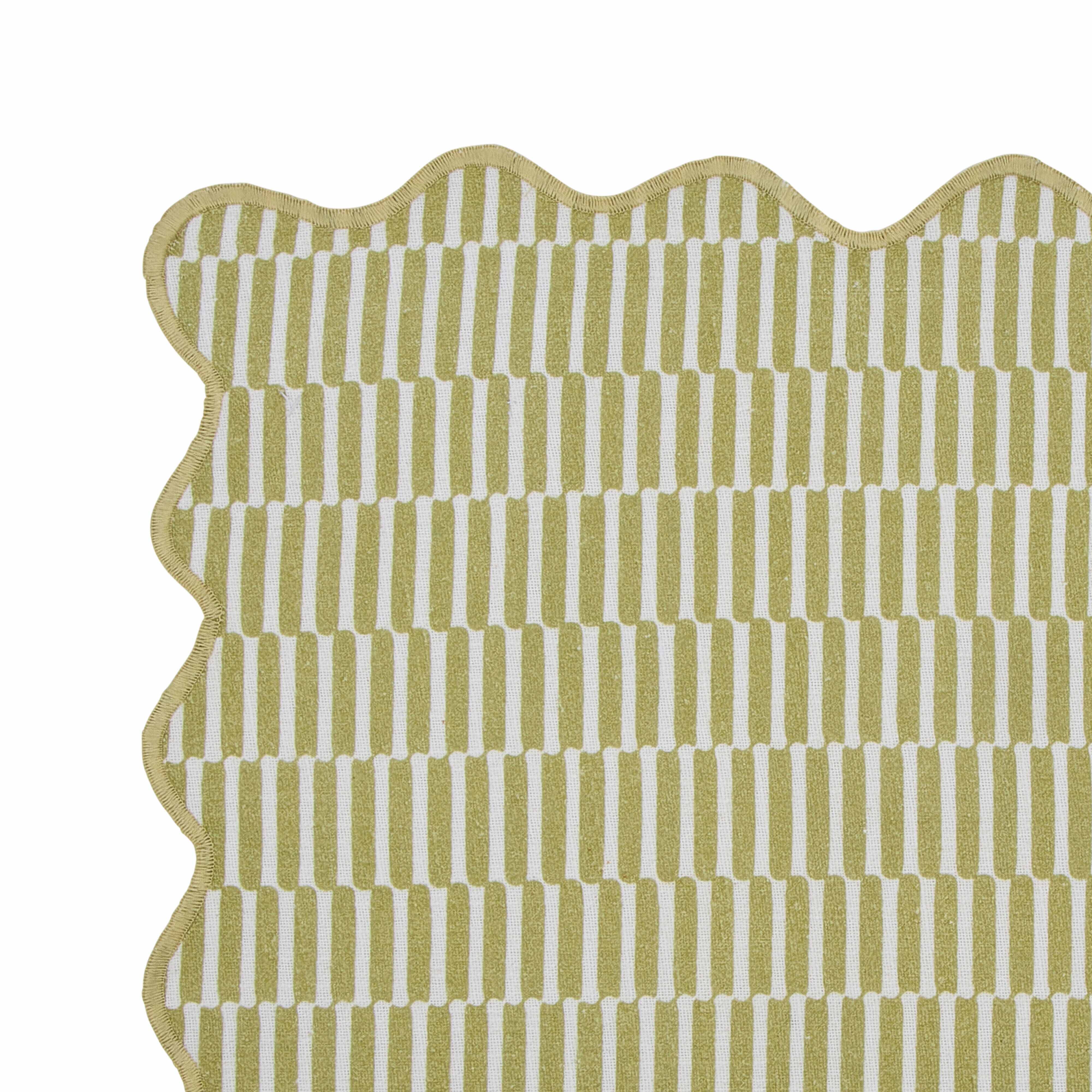 Emporium Neo Scalloped Placemat