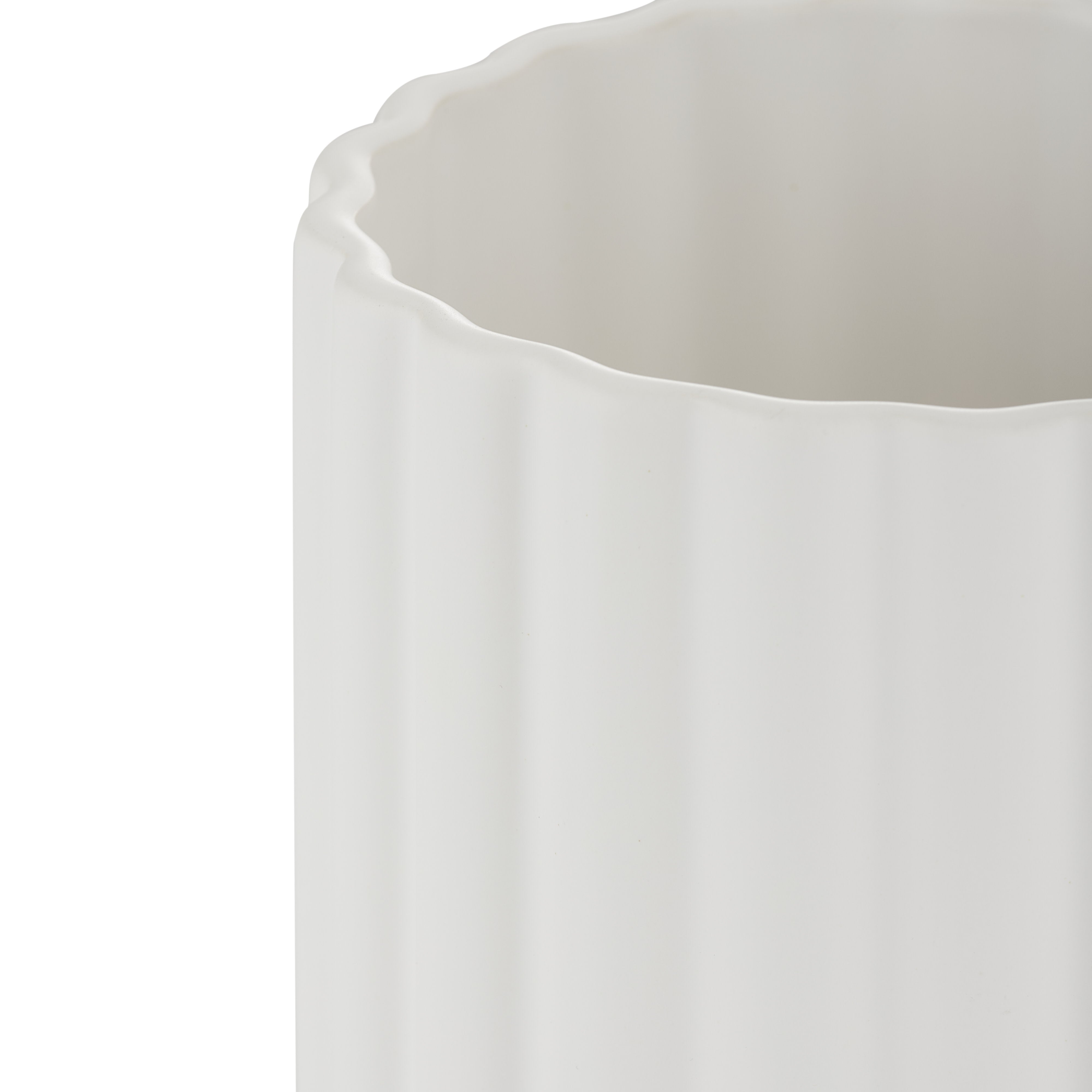 Rogue Agra Ribbed Planter White