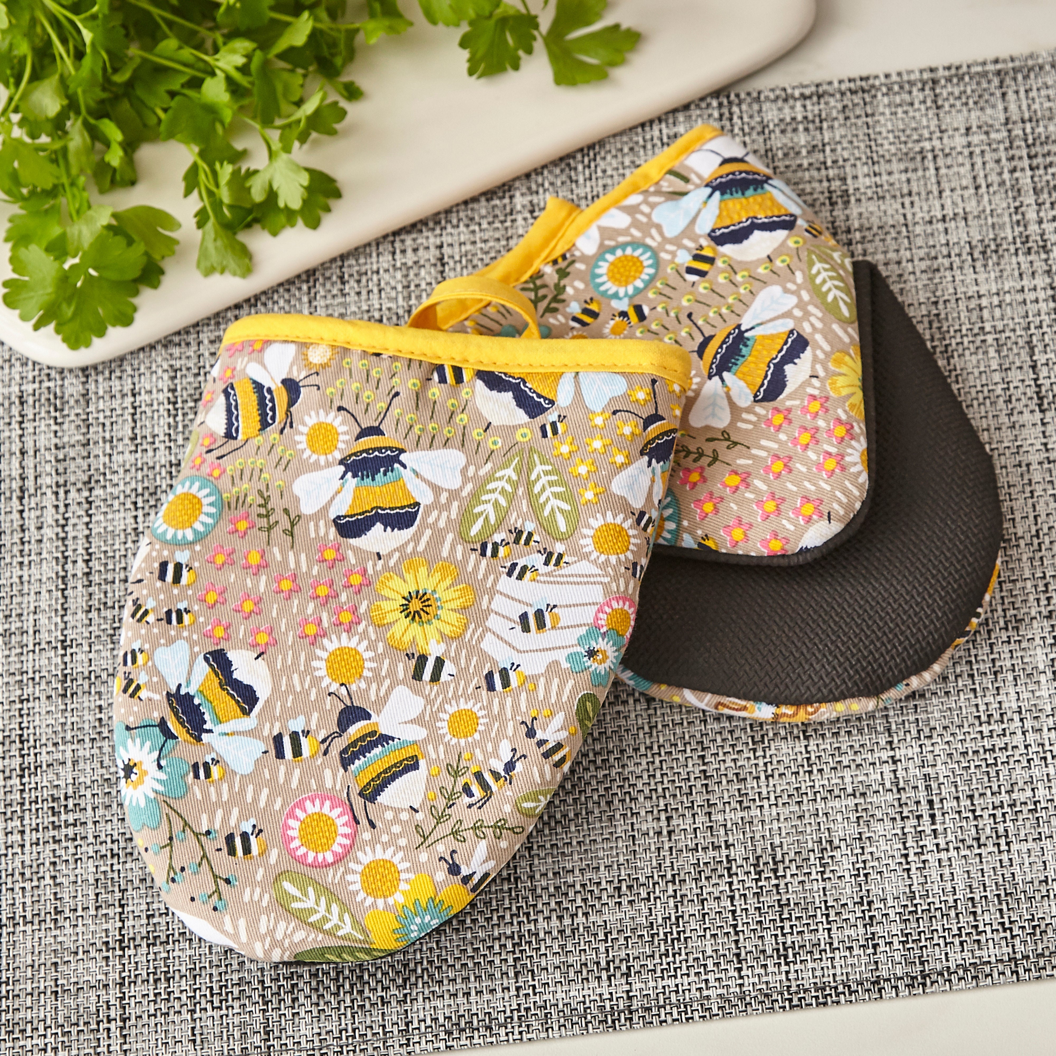 Ulster Weavers Beekeeper Microwave Mitts 2 Piece Set Multi-Coloured