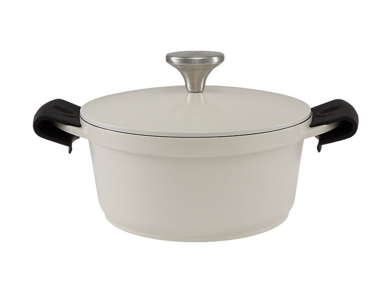 Maxwell & Williams Cast Lite Non-Stick Casserole 2.4L Cherry 20cm