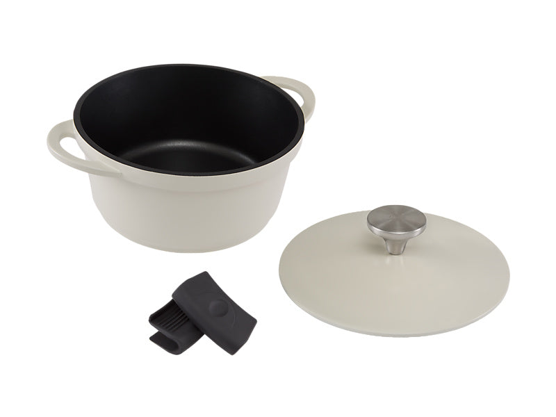 Maxwell & Williams Cast Lite Non-Stick Casserole 2.4L Black 20cm