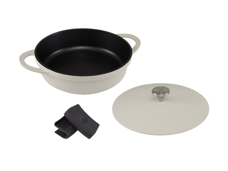 Maxwell & Williams Cast Lite Non-Stick Shallow Casserole 4L Cherry 28cm
