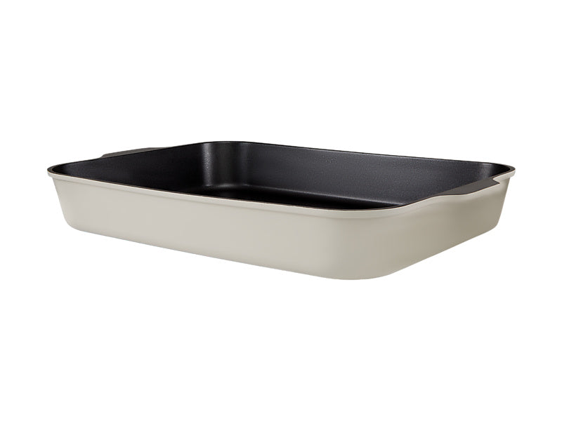 Maxwell & Williams Cast Lite Non-Stick Roaster Ecru 38 x 28.4 x 5.5cm