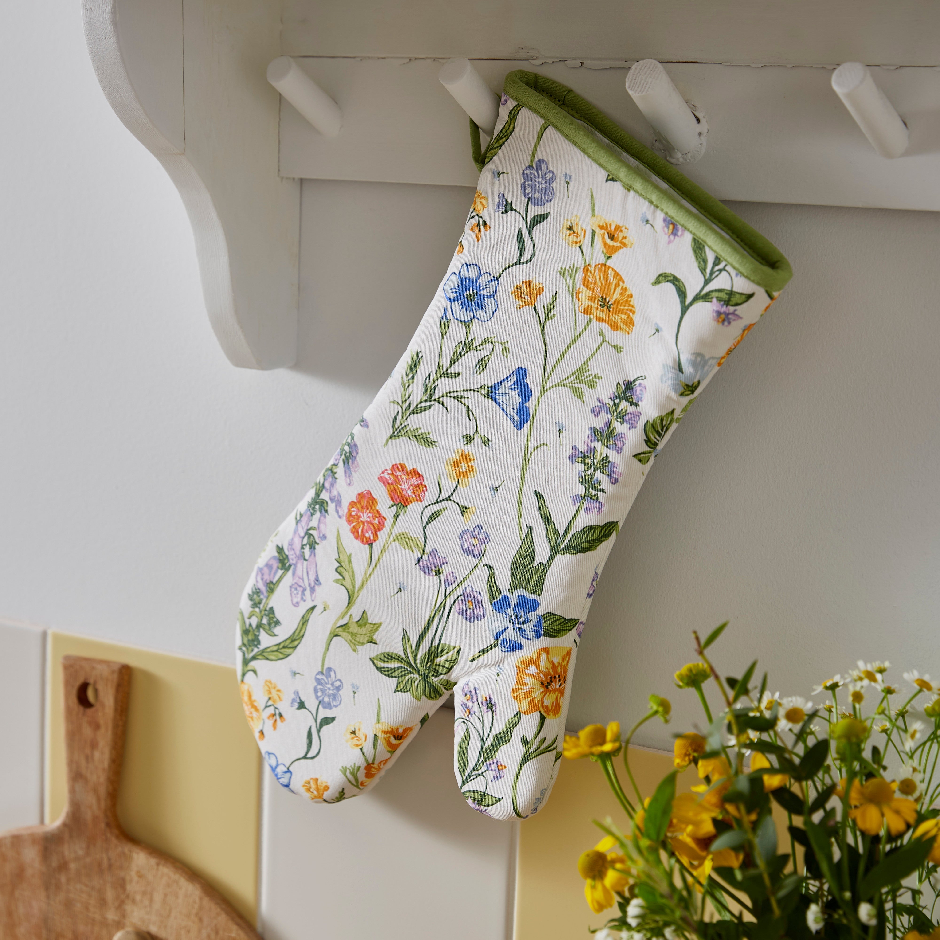 Ulster Weavers Cottage Garden Gauntlet Oven Glove Multi-Coloured
