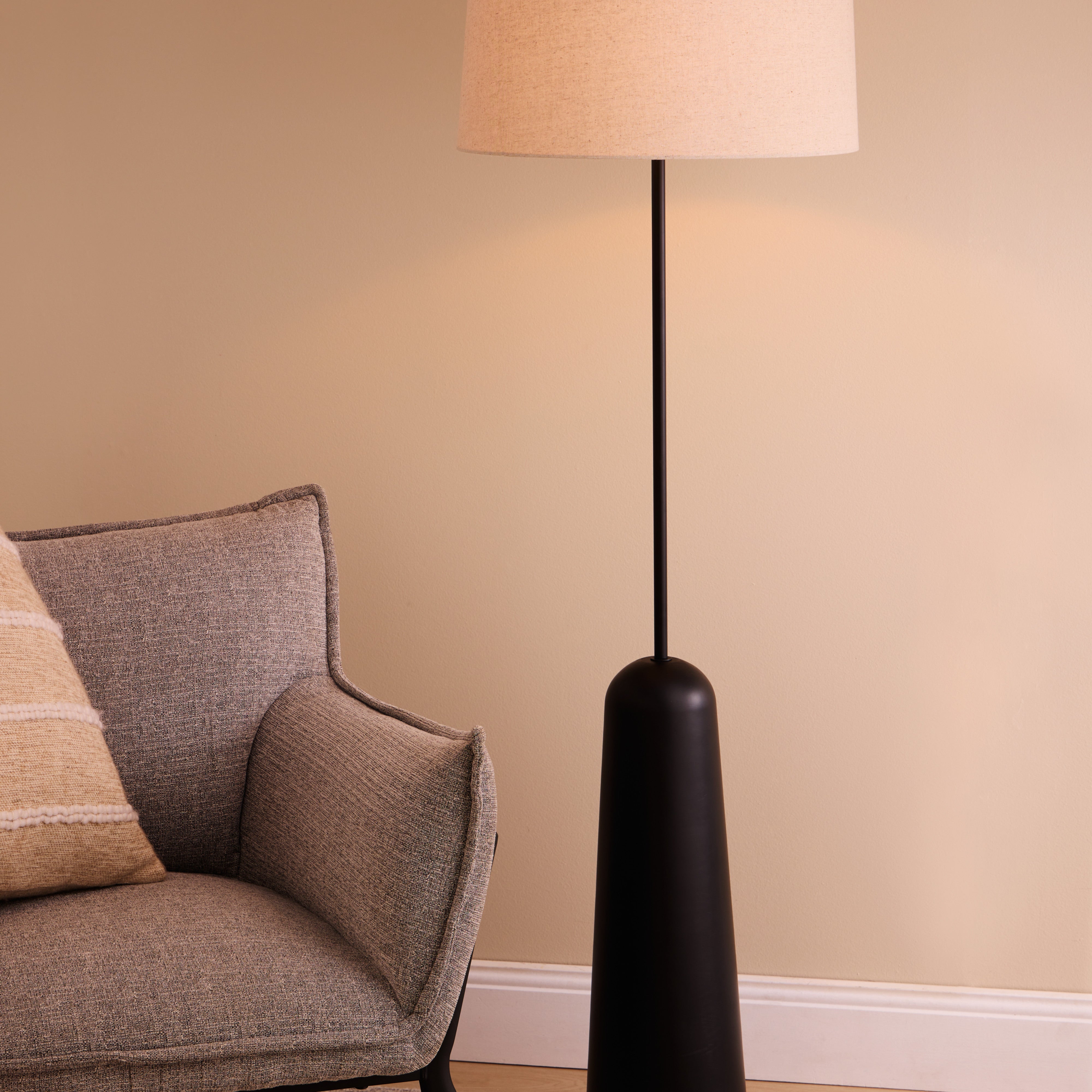 Amalfi Rylan Floor Lamp Black