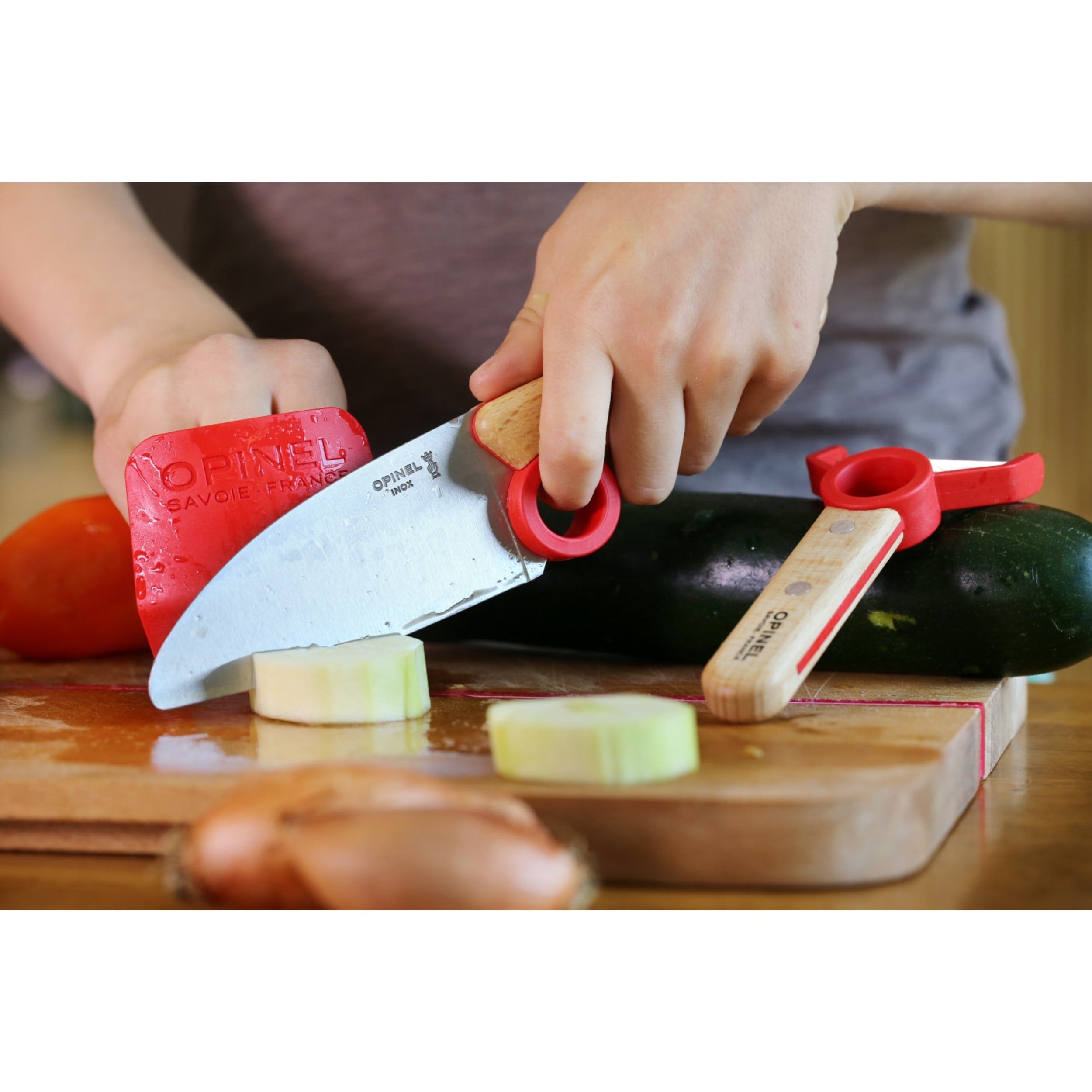 Opinel Le Petit Chef Knife & Finger Guard 2 Piece Set Red
