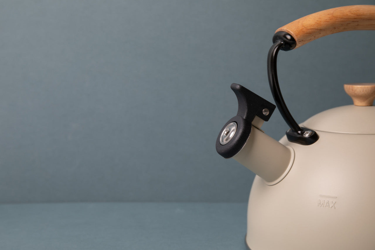 La Cafetière Whistling Kettle 1.6L (Latte)