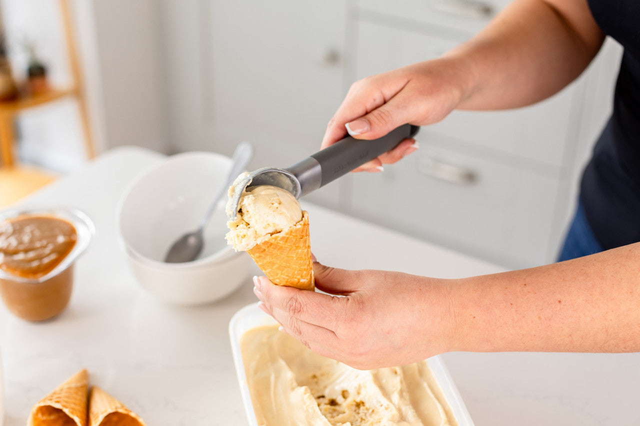 KitchenAid Ice Cream Scoop 21cm (Charcoal Grey)