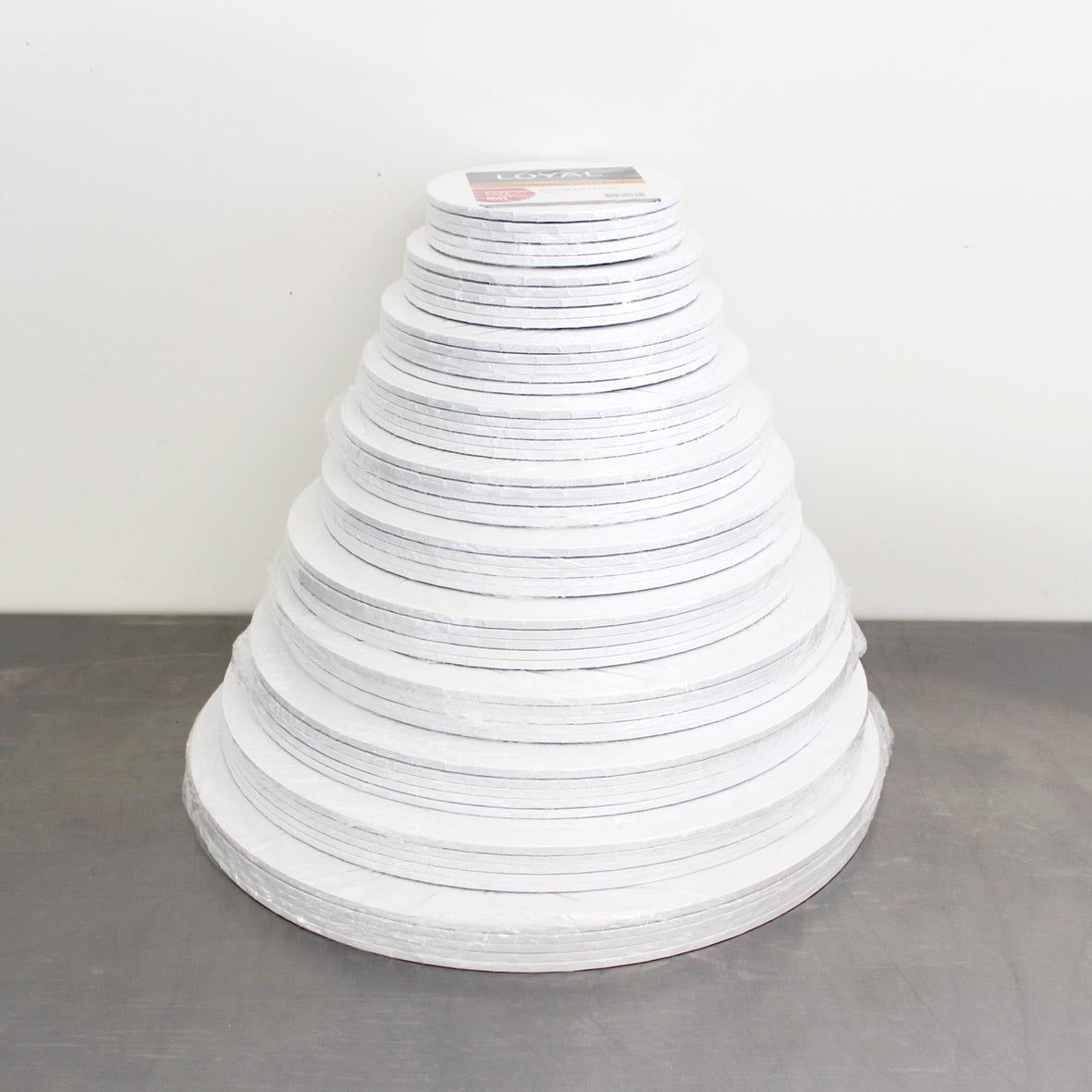 LOYAL Masonite Cake Board Round White 16 Inch / 40cm