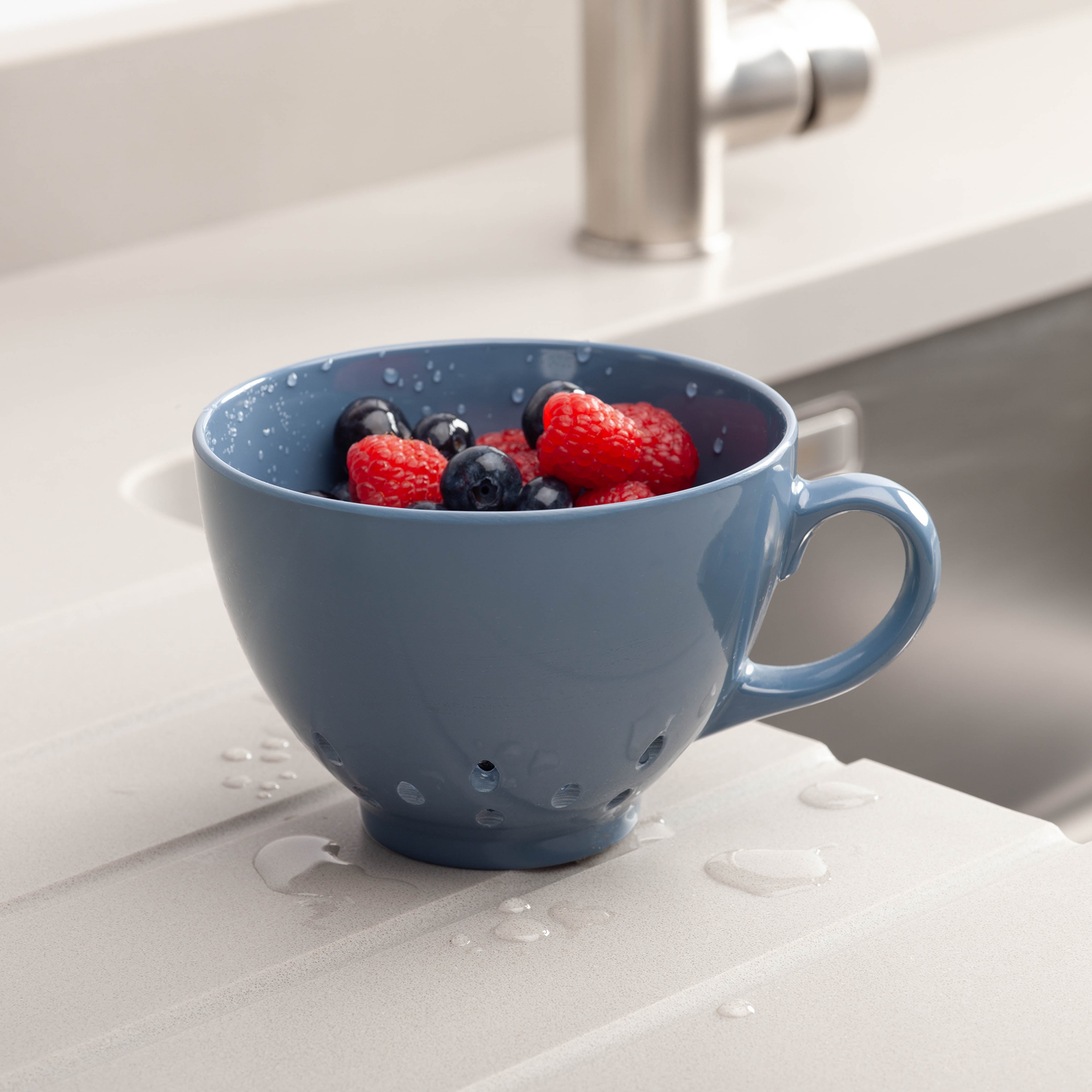 Zeal Keep It Handy Berry Colander Dark Blue