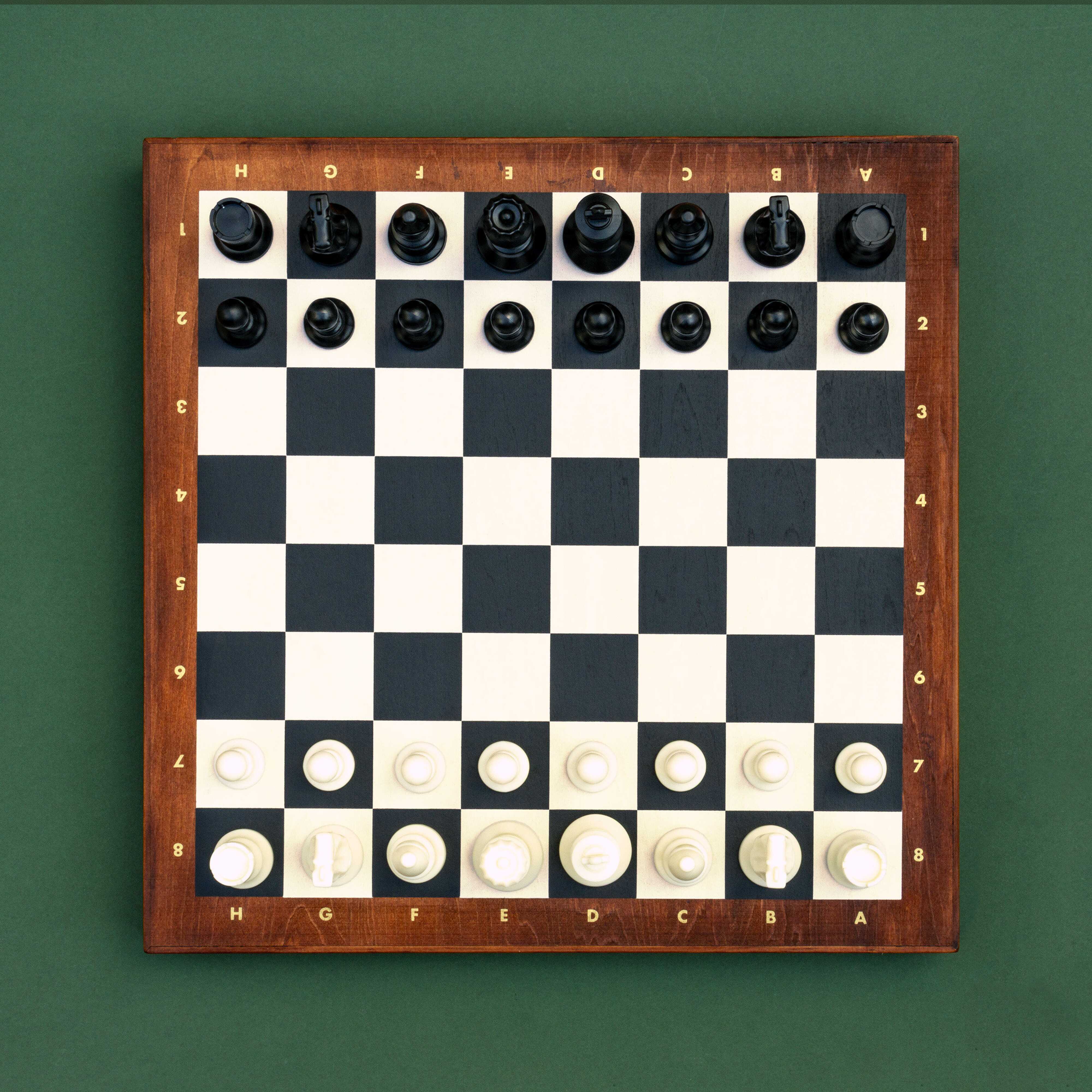 Luckies Iron & Glory Chess Deluxe