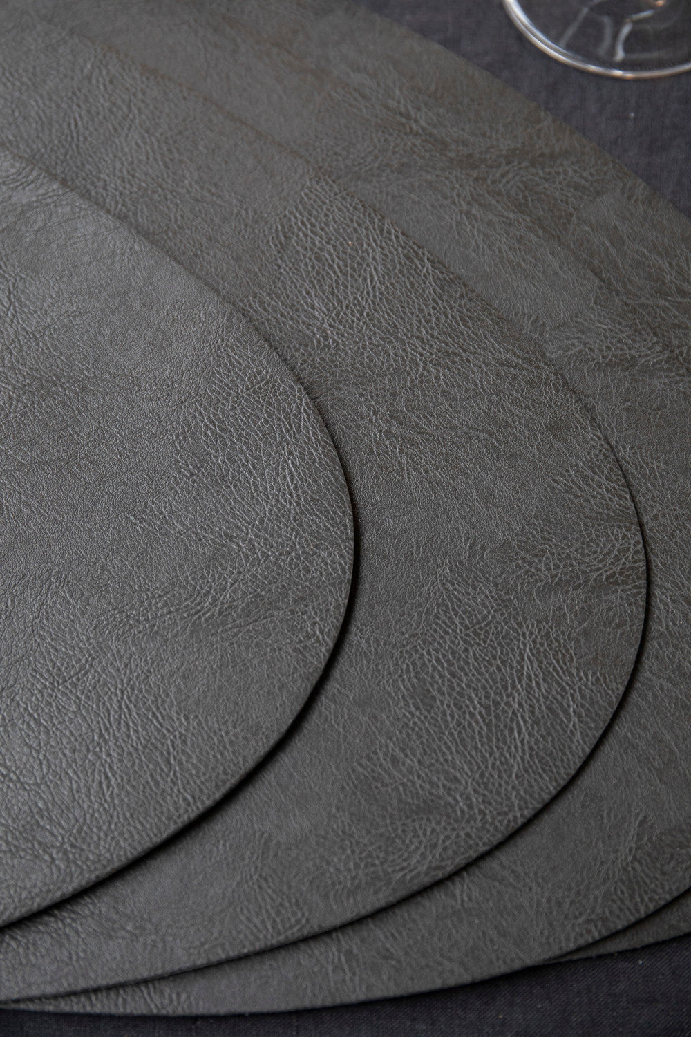 Mikasa PU Pebble Placemat Set 4 Piece 38 x 30cm (Slate Grey)