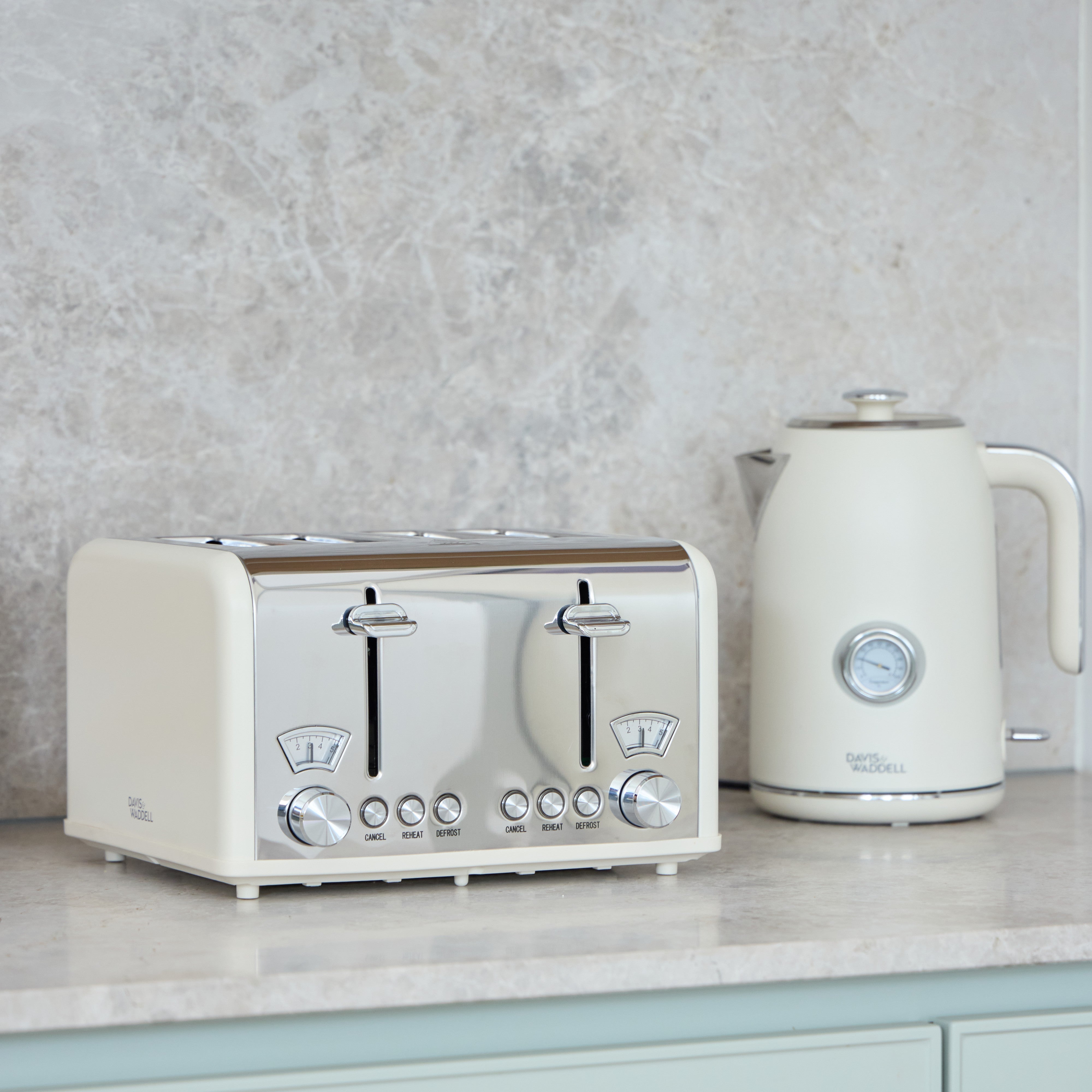 Davis & Waddell Newbury Vintage 4 Slice Toaster Cream