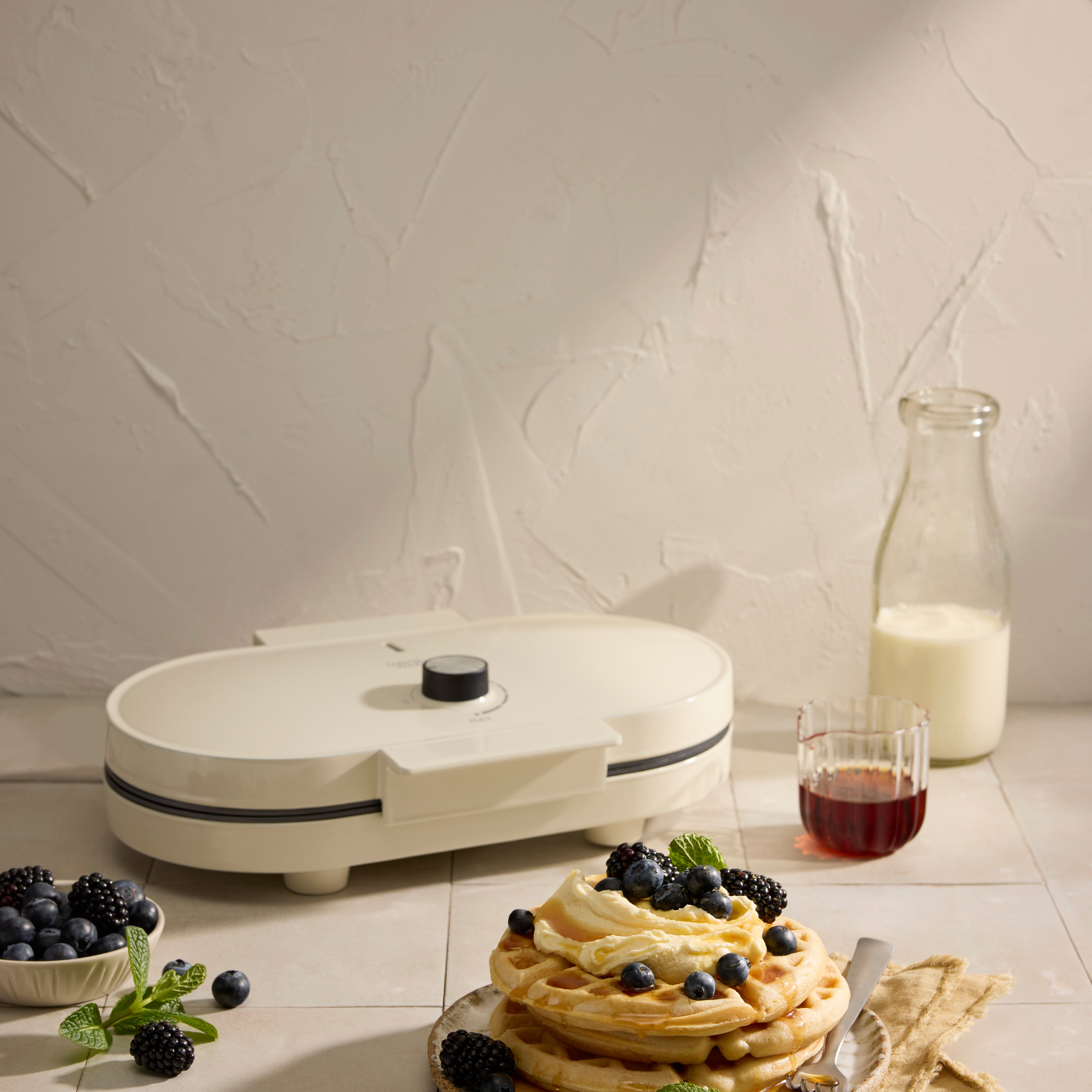 Davis & Waddell Electric Double Belgian Waffle Maker Cream
