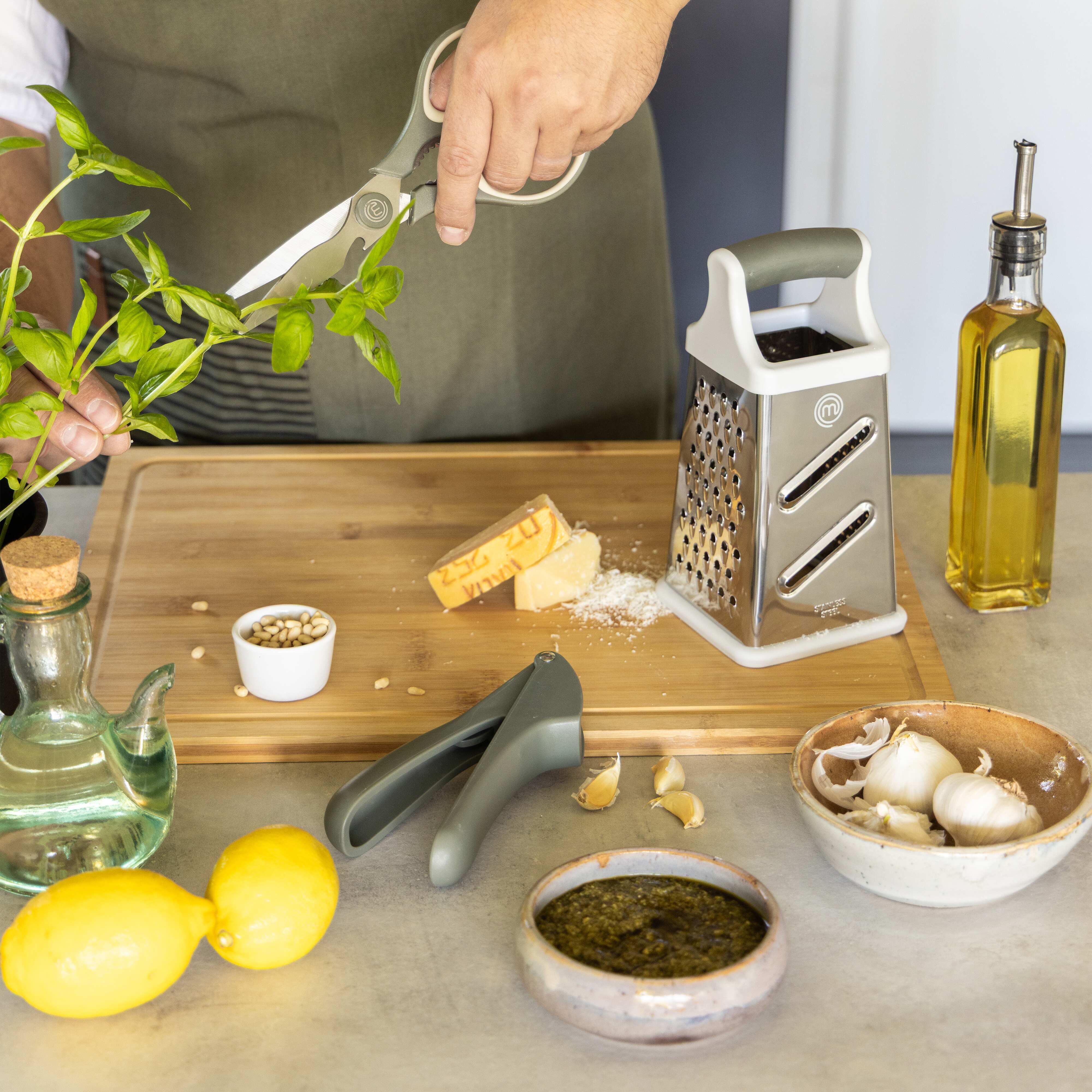 MasterChef Sage Gadgetra Garlic Press Sage