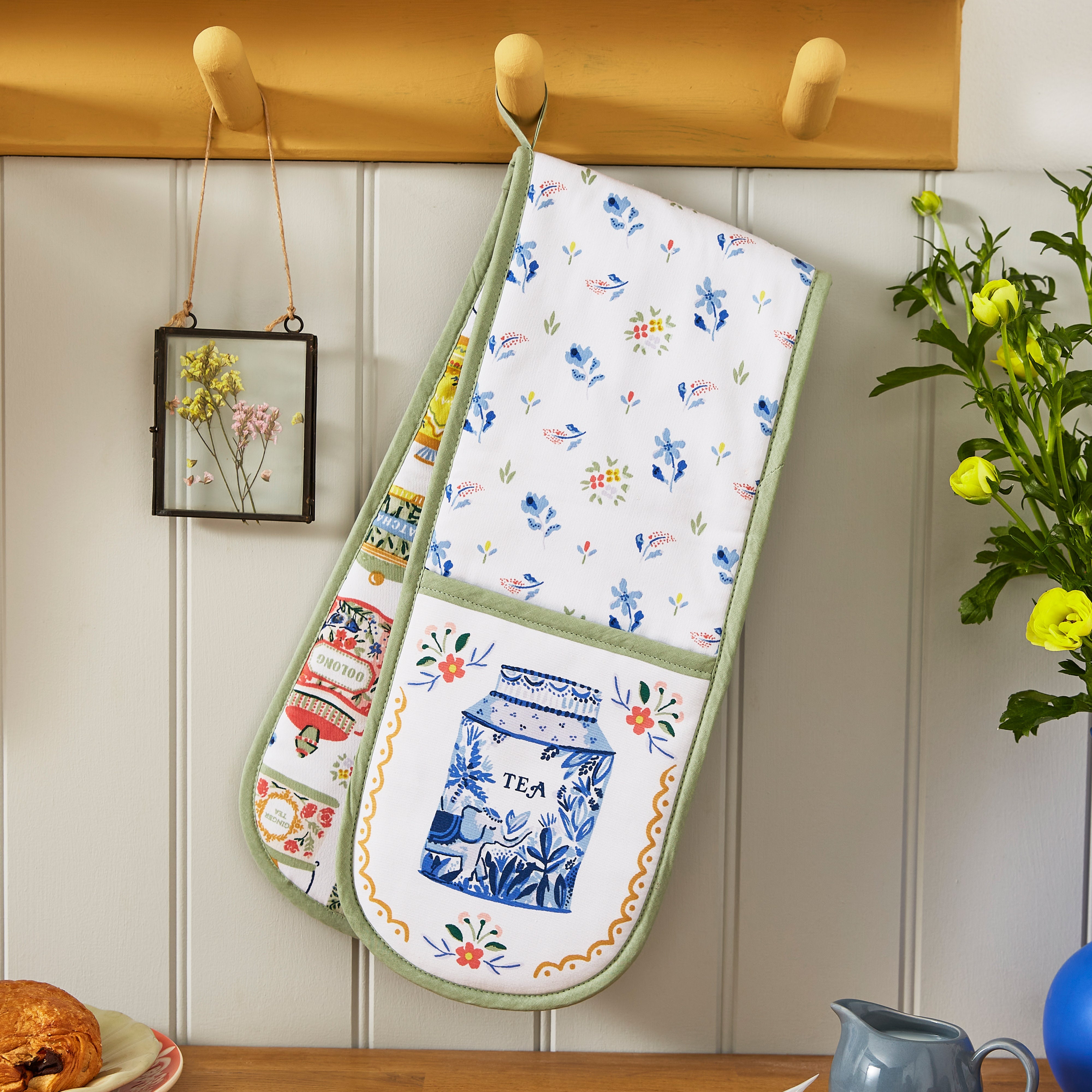 Ulster Weavers Tea Tins Double Oven Glove Multi-Coloured