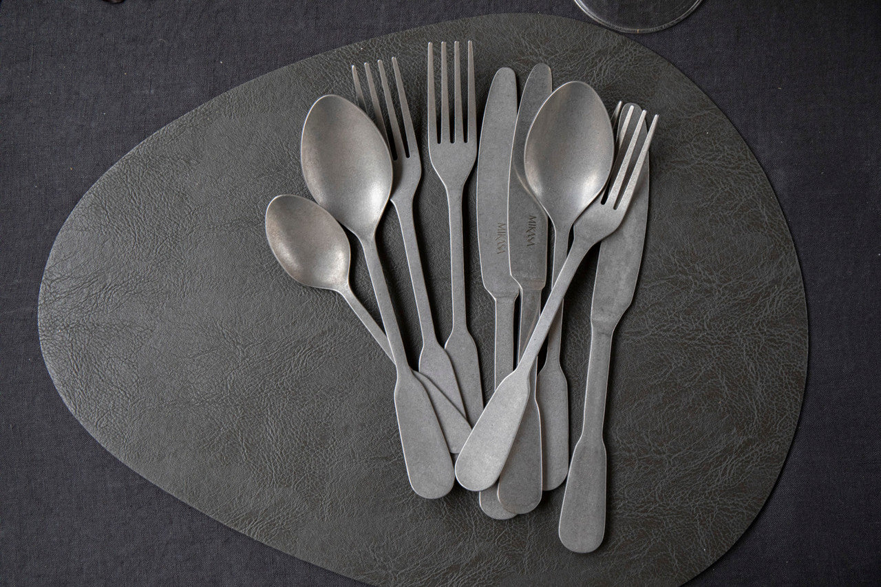 Mikasa PU Pebble Placemat Set 4 Piece 38 x 30cm (Slate Grey)