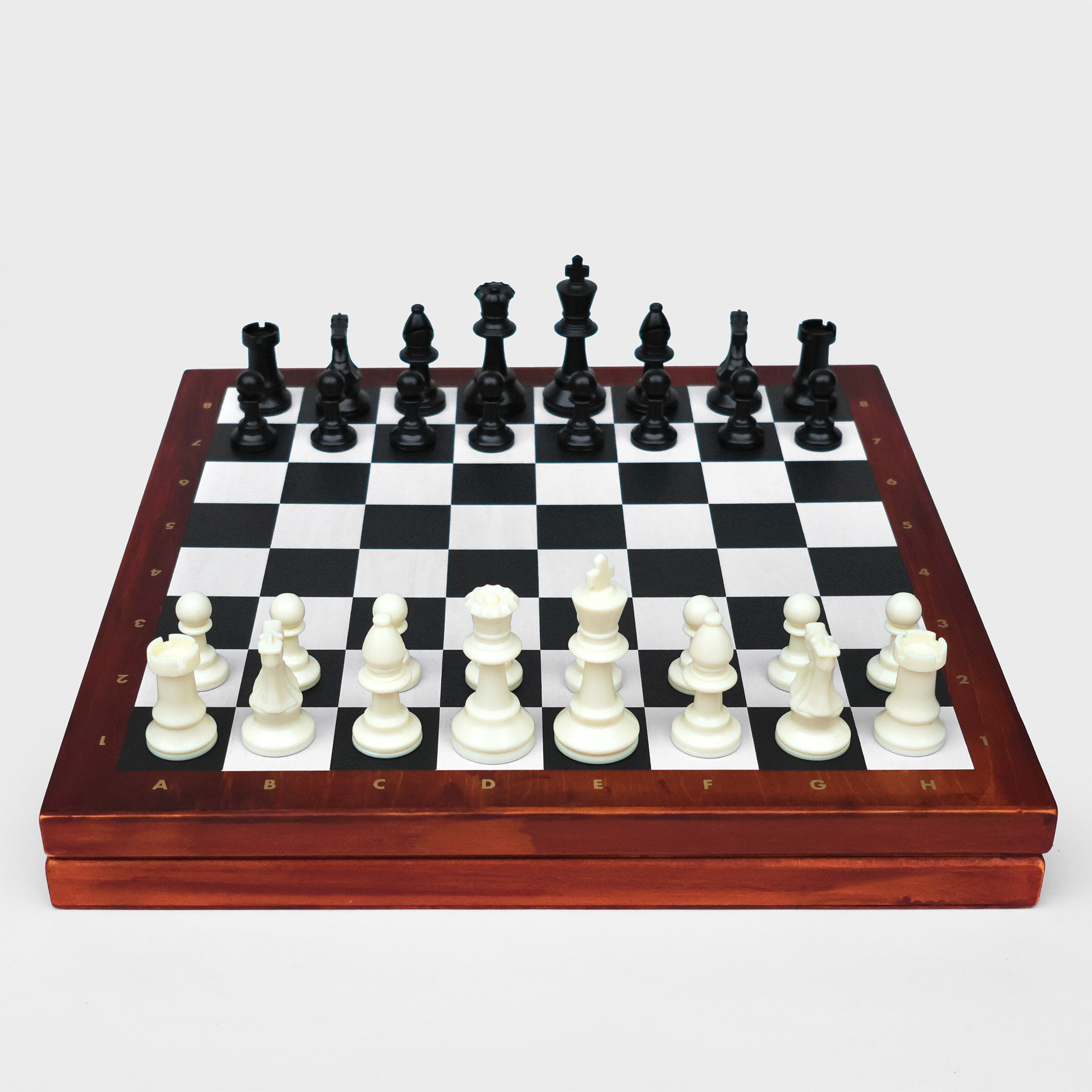 Luckies Iron & Glory Chess Deluxe