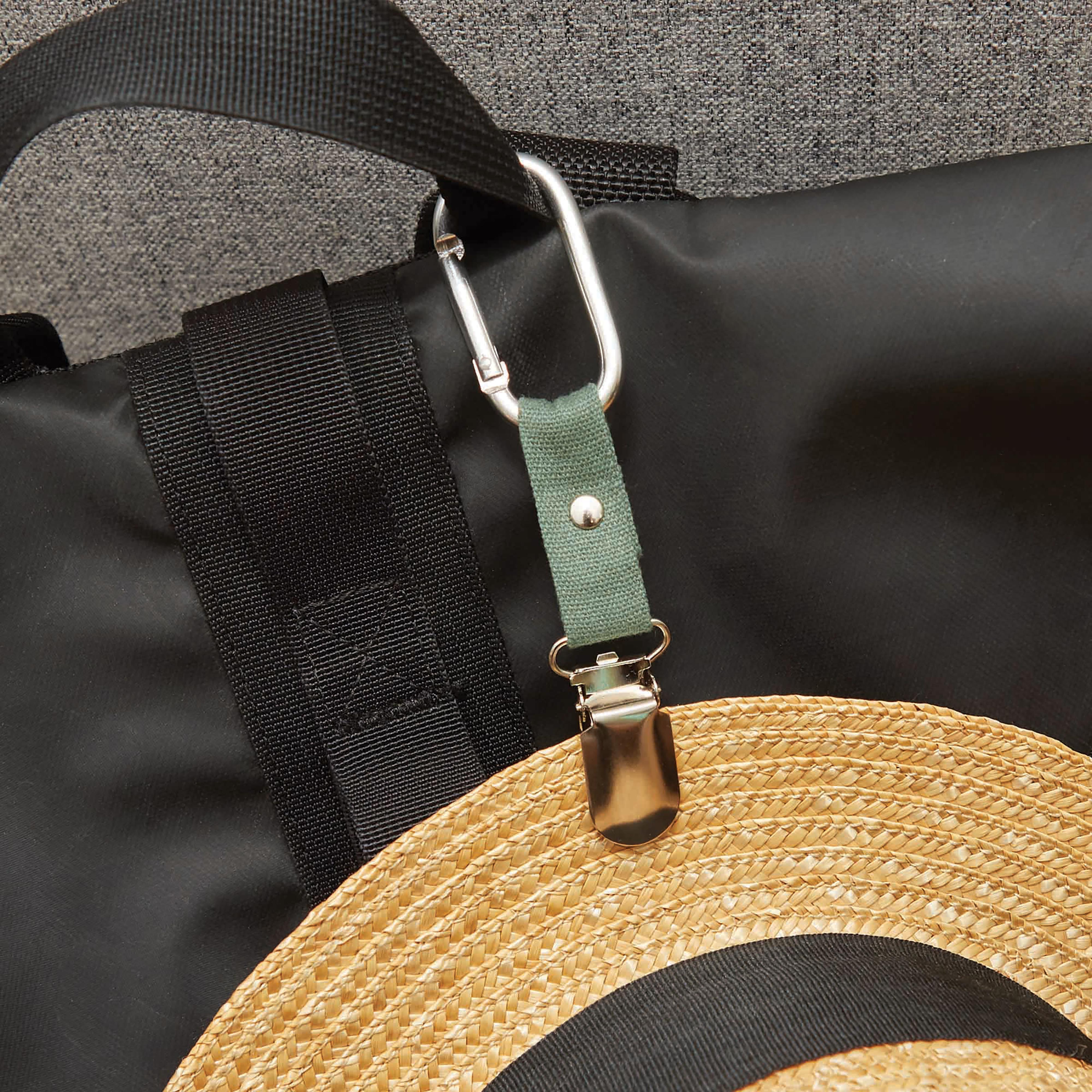 Kikkerland Travel Hat Clip Green
