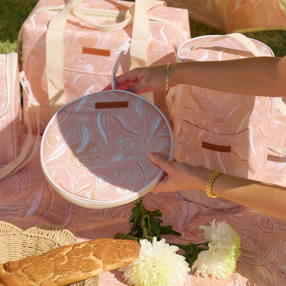 Annabel Trends Picnic Round Plate Set Trailing Natives Tan