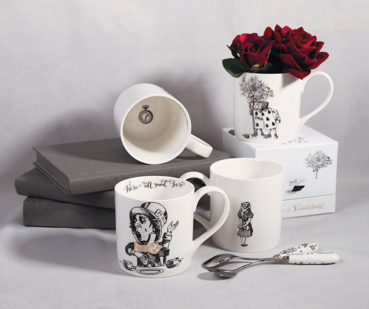 V&A Alice in Wonderland Can Mug 350ml (Mad Hatter)